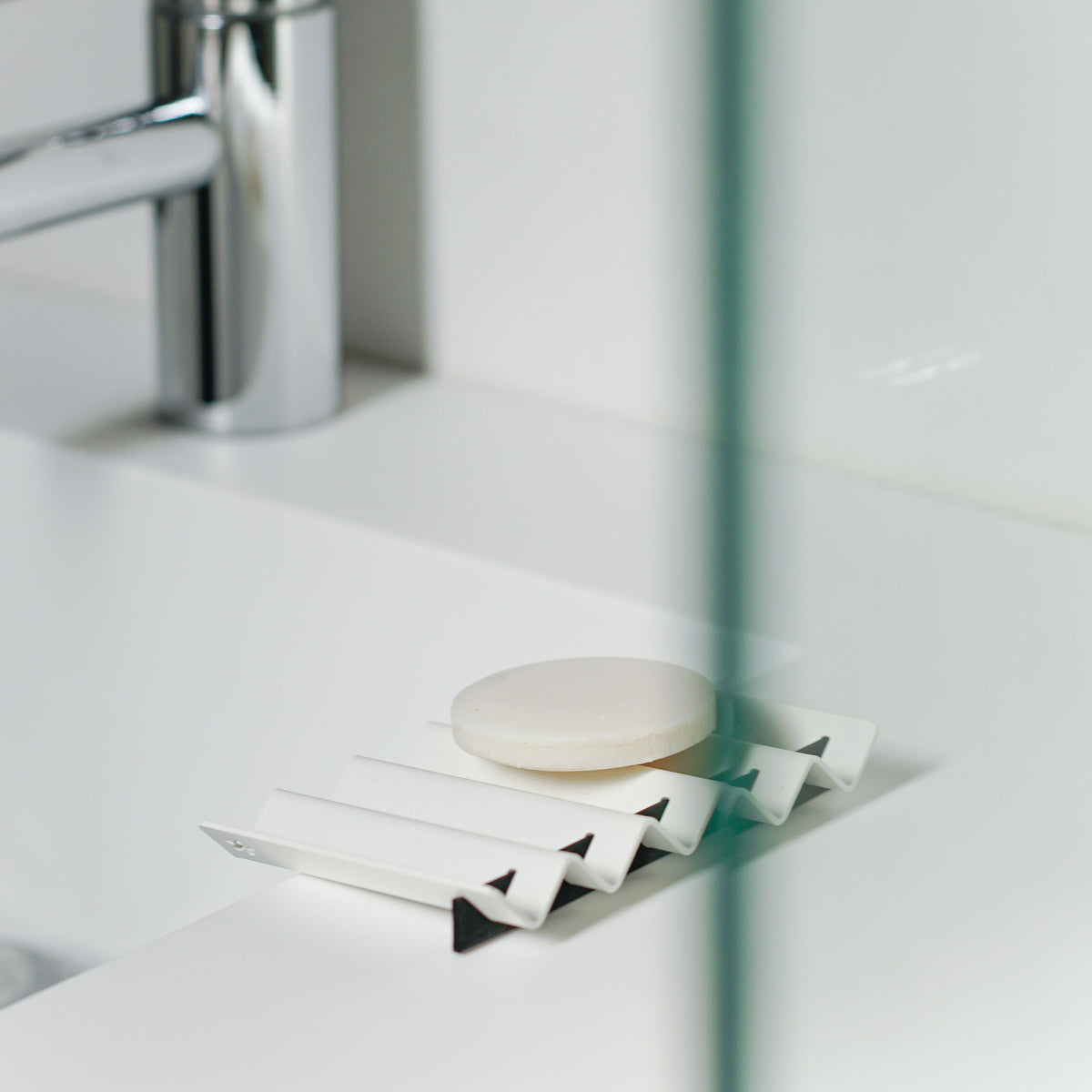 Soap Dish ZigZag – Flat Steel · 11 × 7 cm | Peppermint Products