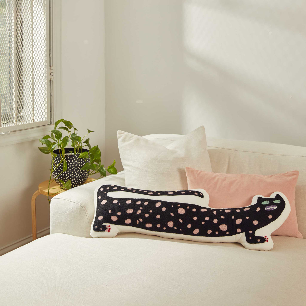 OREILLER AELFIE | Panthères | OREILLER DÉCORATIF ANIMAL | Aelfie Oudghiri | Sont conscients