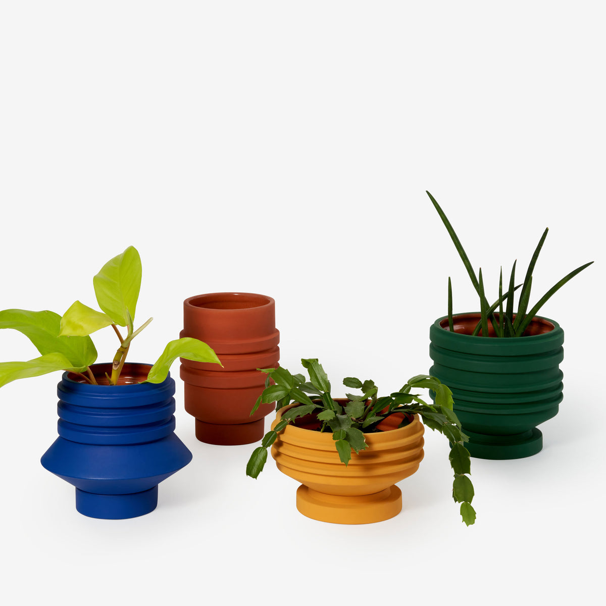 NAVIRE POUR PLANTES STRATA | POT DE FLEUR ET JARDINIÈRE bleu | Simone Brewster | Sont conscients