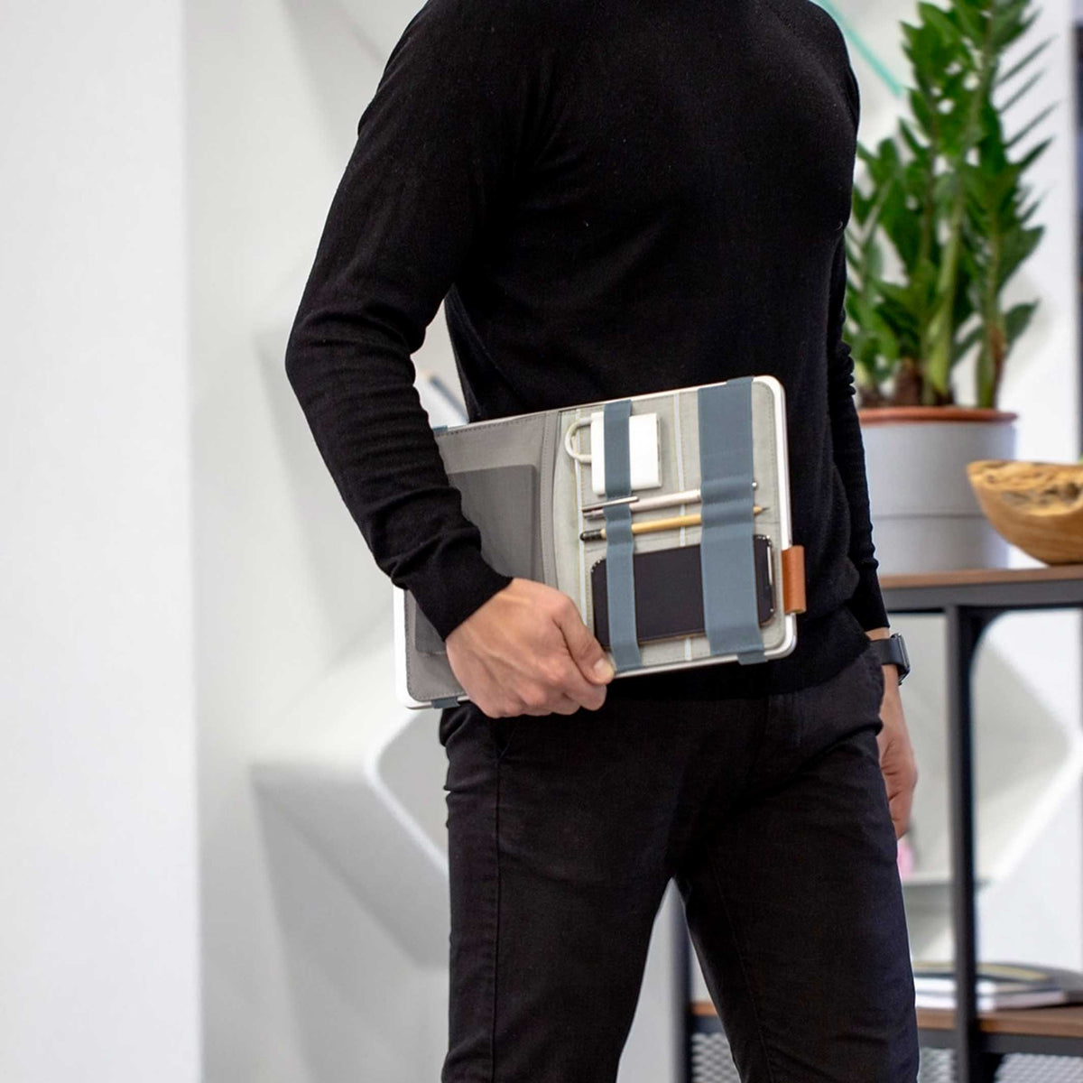 FOLD | 2-IN-1 tragbarer Schreibtisch-ORGANIZER | 30x21 cm | beblau