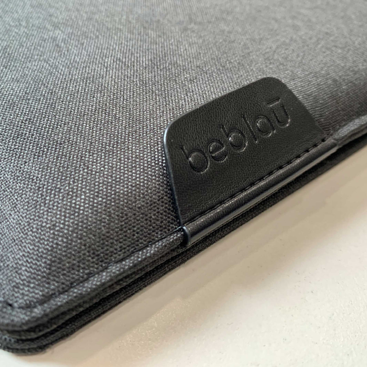 MANCHE DEBOUT | ORGANISATEUR de bureau avec pochette pour ordinateur portable et tablette | 13 ou 15" | bleu
