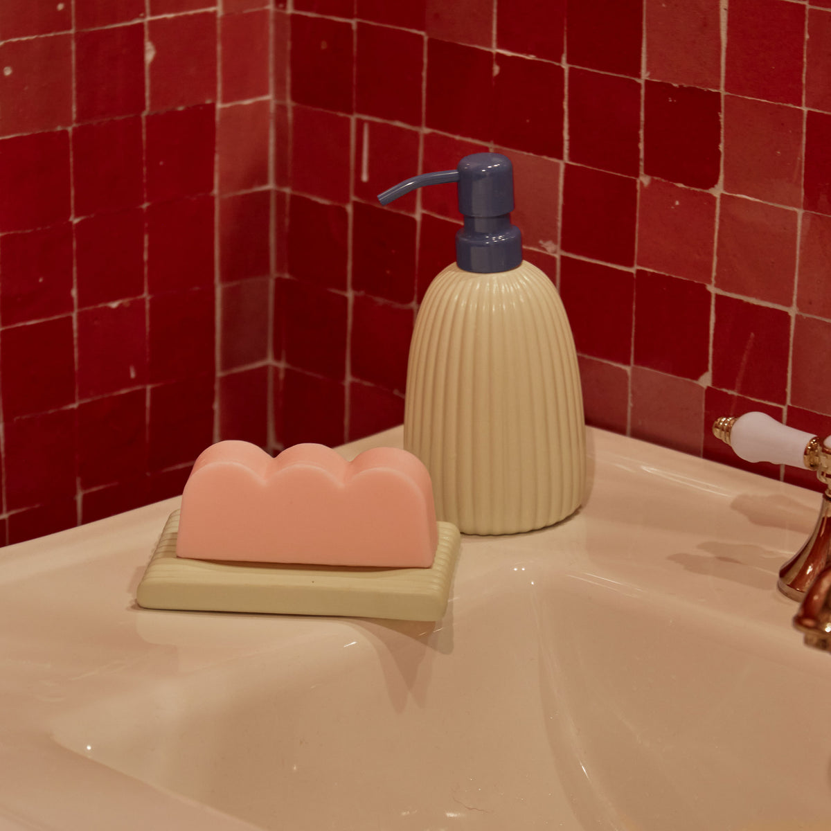 FORME DE BOSSE DE SAVON | SAVON rose | Céréales | Sont conscients