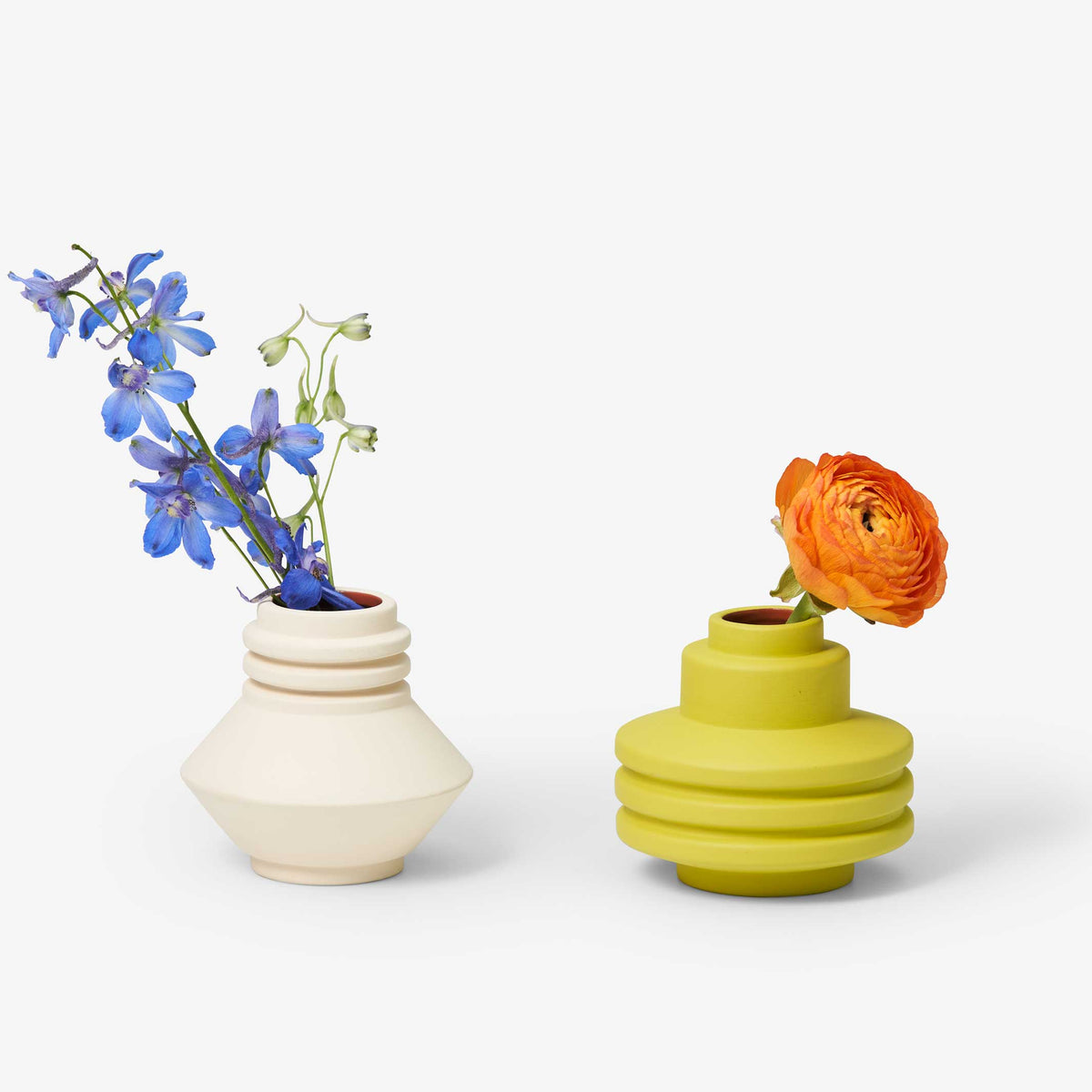 STRATA VASE | Creme-farbige VASE | D=10 cm | Simone Brewster | Areaware