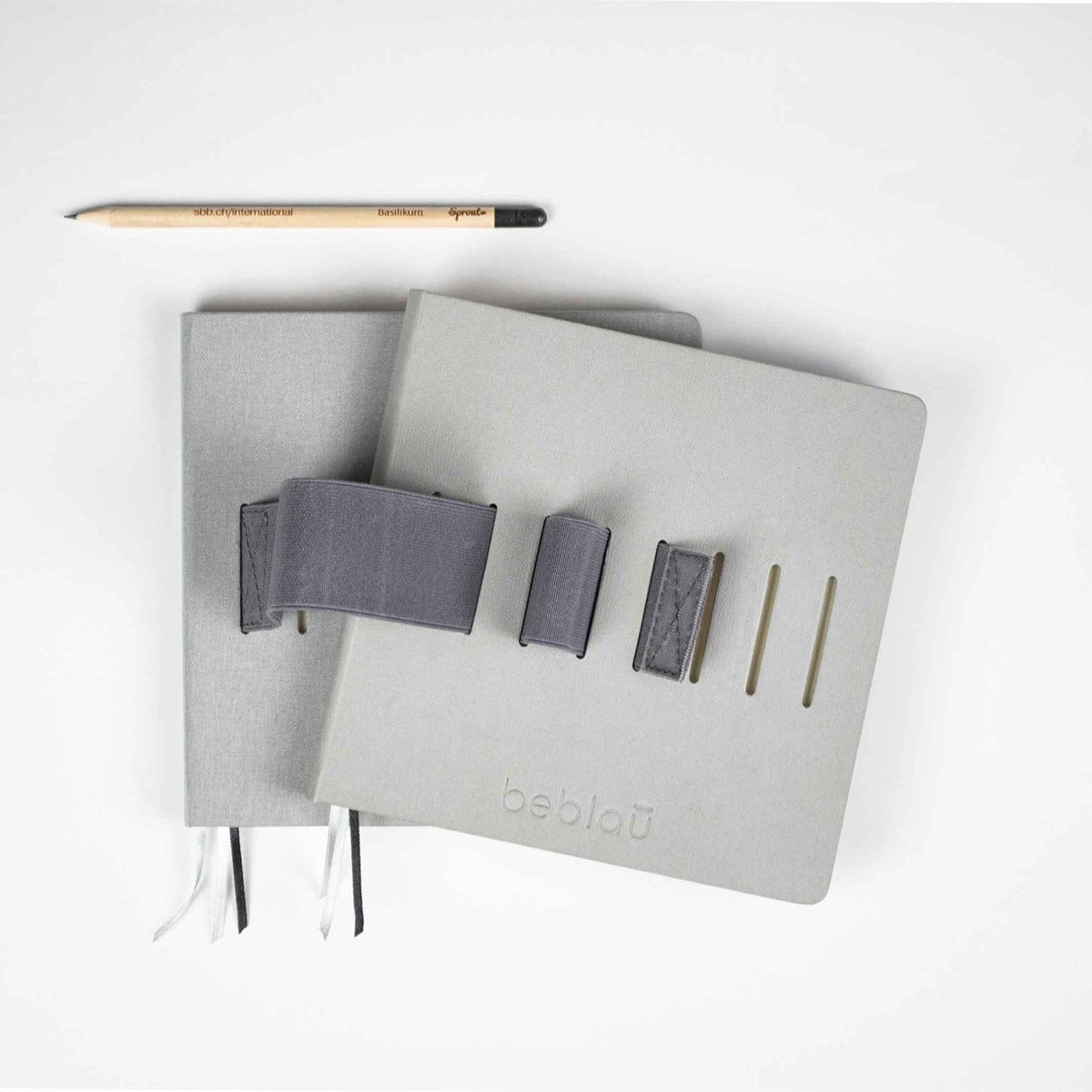 FLEX Light Grey - CARNET avec bande ORGANIZER gris foncé intégrée - 18x18 cm | bleu