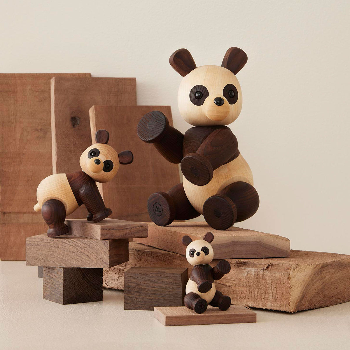 Holzfigur Lotus Extra Large – Panda | Spring Copenhagen