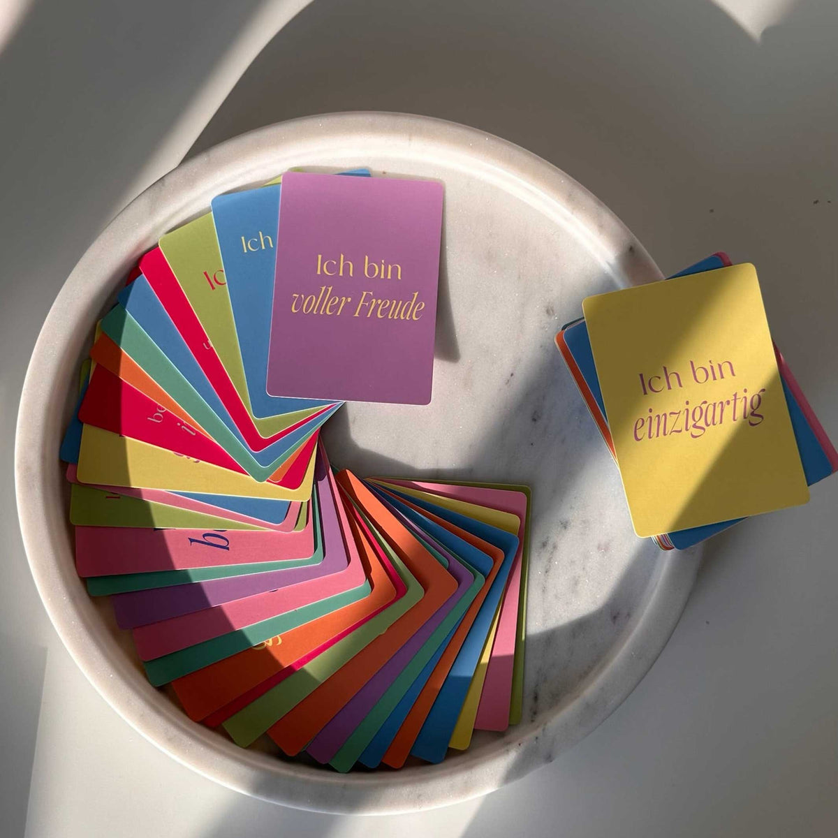 LOVEme Affirmationskarten - 60 kraftvolle Aussagen & positive Ermutigungen - Deutsch | Elena Miller