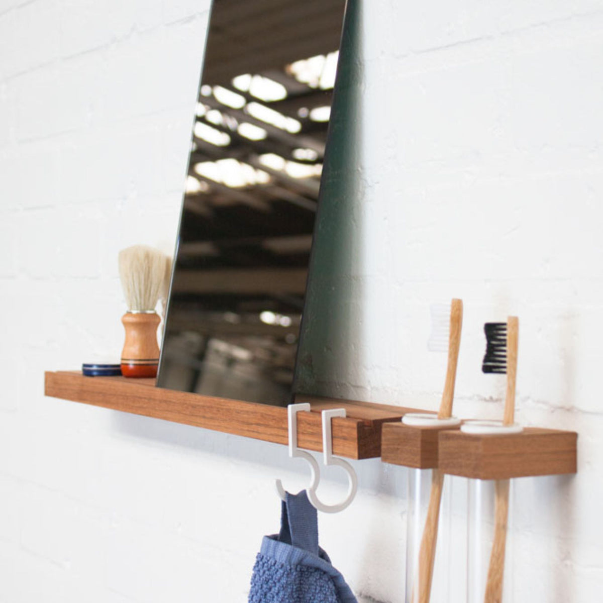 SURFACE 50 - wall shelf in jatoba - 50 cm | FIGR1