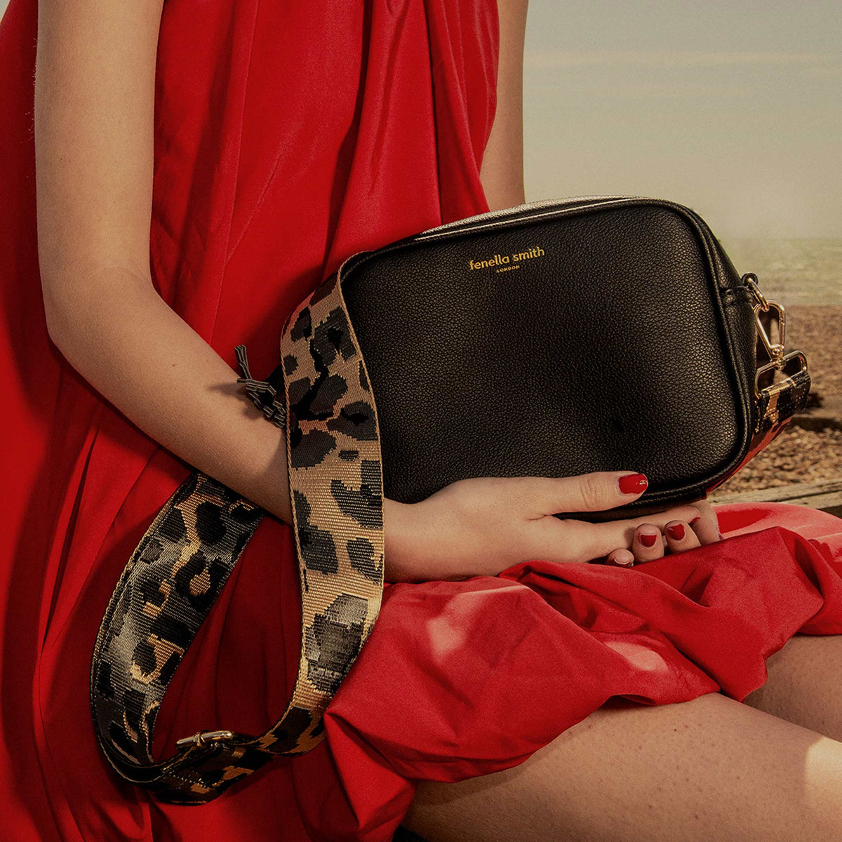 LULU - Zwarte crossbody schoudertas | Fenella Smith
