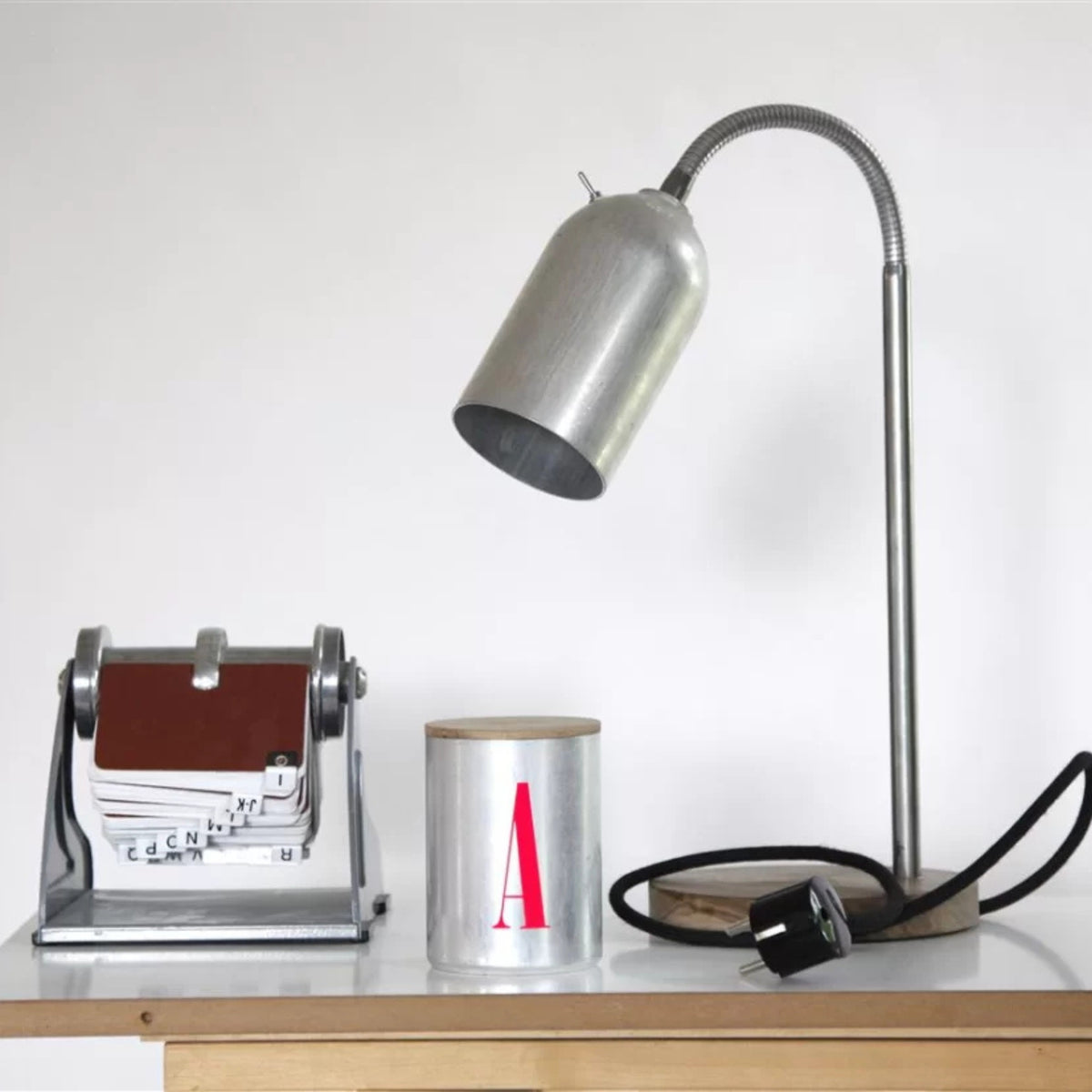 FIRELIGHT - desk lamp - recycled fire extinguishers | werkvoll
