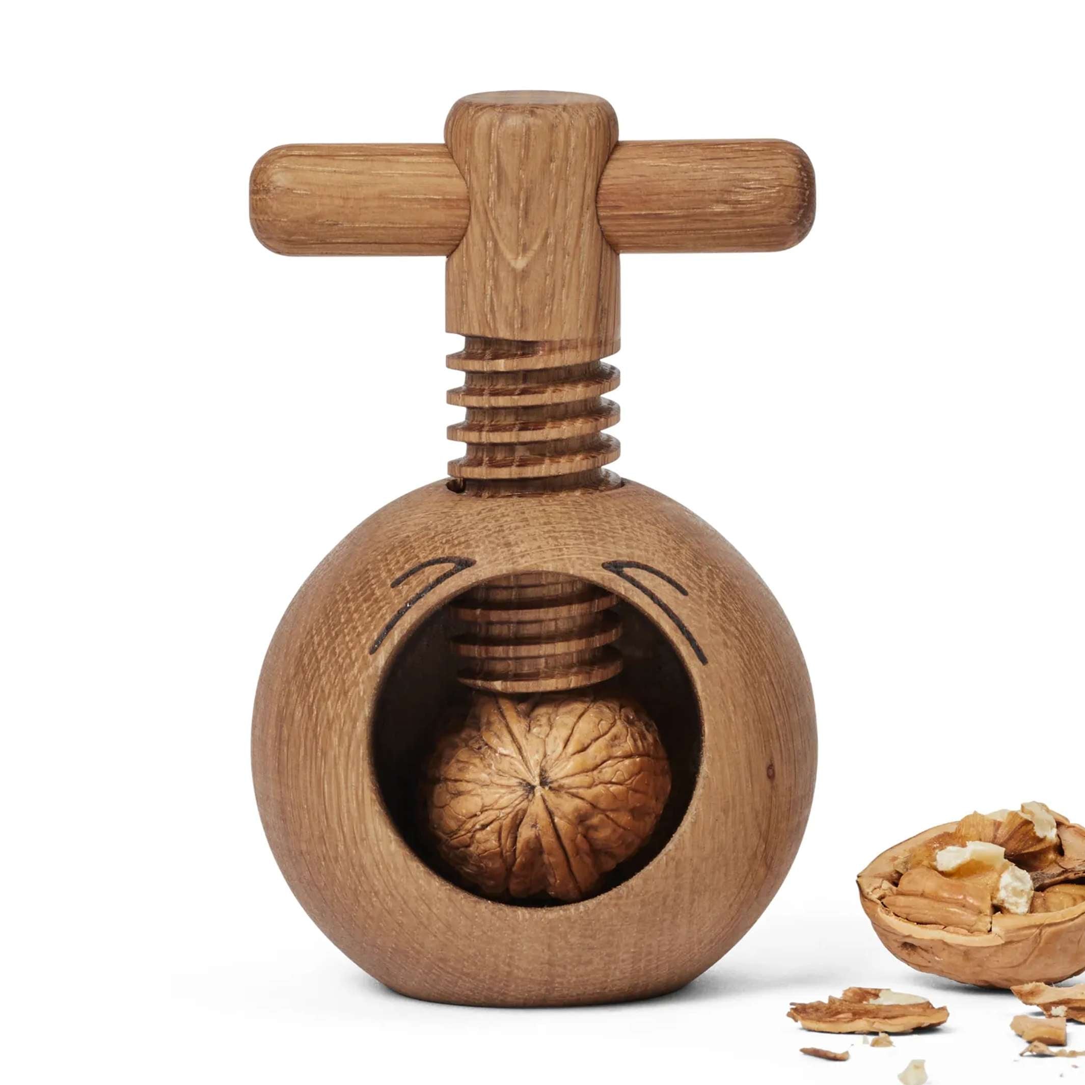 CRUSH - Nussknacker aus Holz - mencke&vagnby | Spring Copenhagen