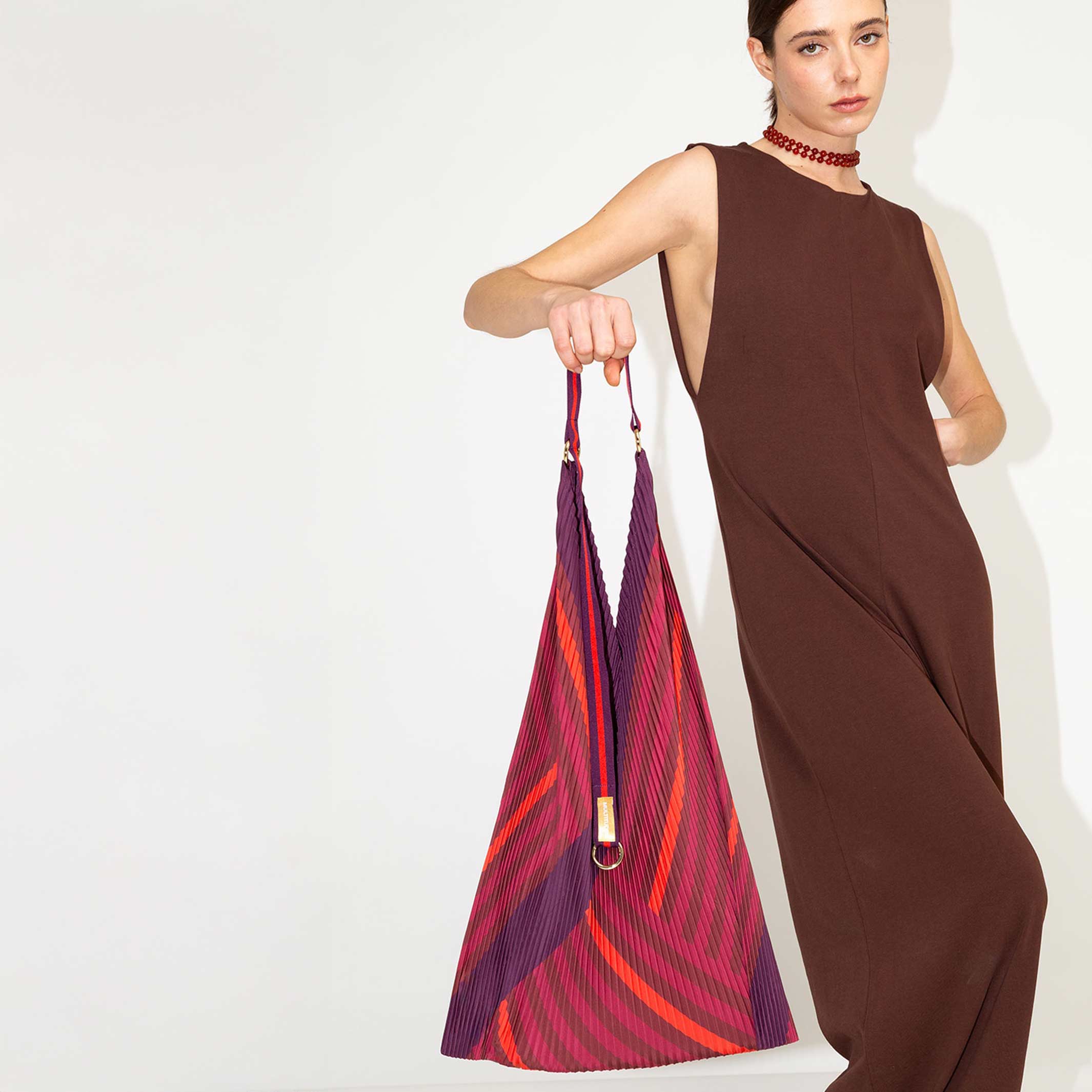 STEFANIA - Y-Tote Bag - pleated satin 30x60 cm | Multitudes