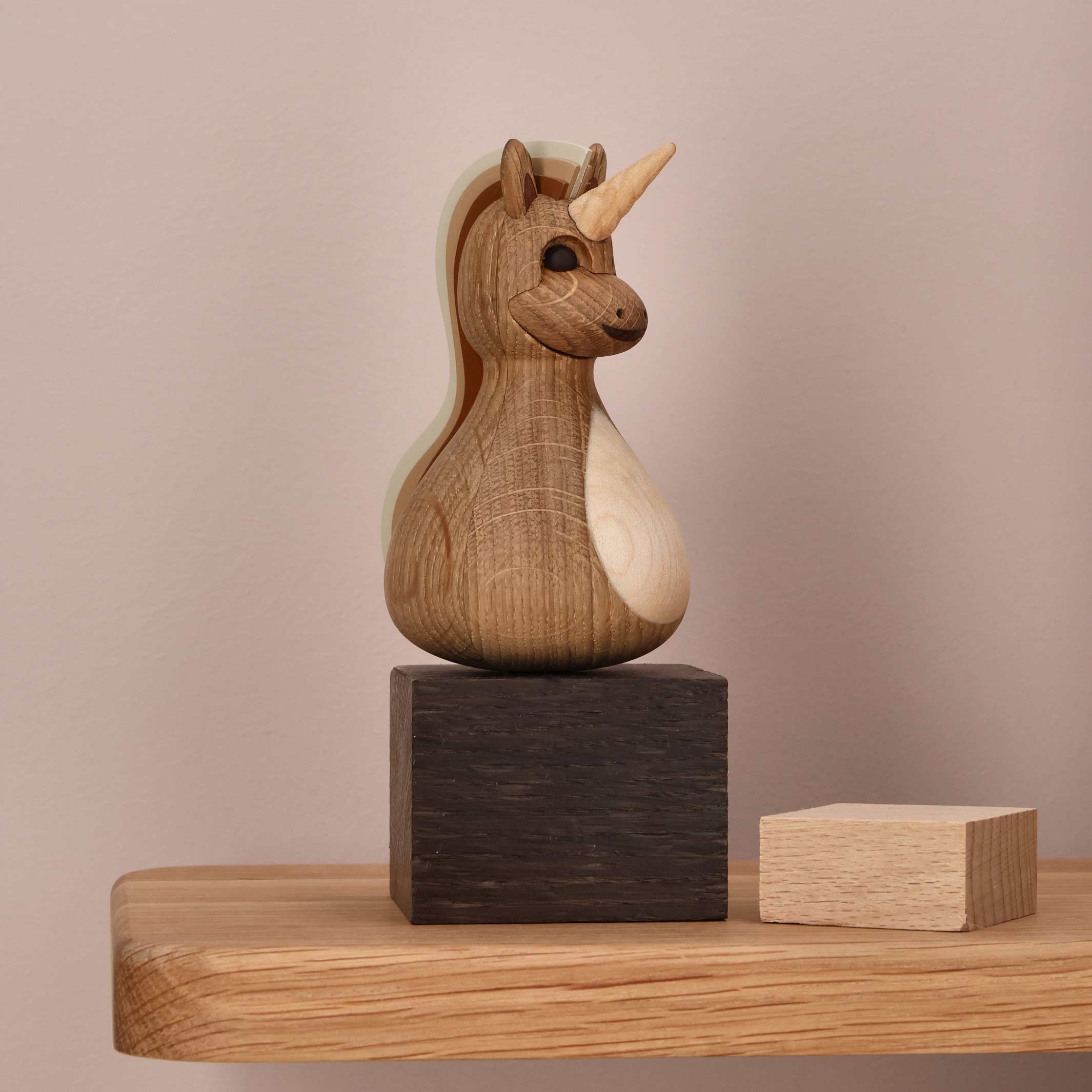 TWINKLE - Einhorn Stehaufmännchen aus Holz 10 cm hoch - Thor Høy | Spring Copenhagen