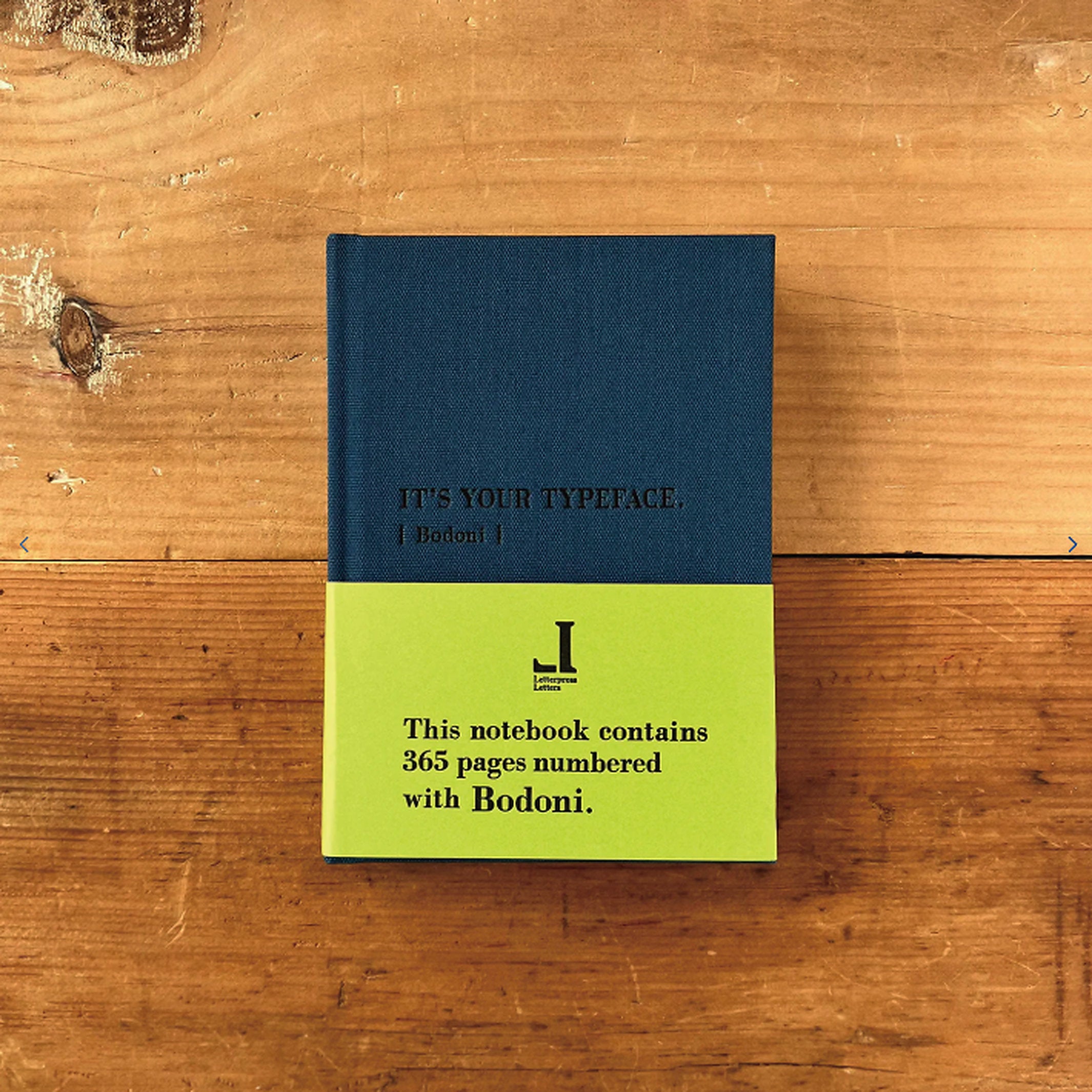 TYPEFACE NOTEBOOK BODONI Blau – Handgefertigtes Letterpress-Notizbuch A6 - Japan | Tomigaya Letterpress