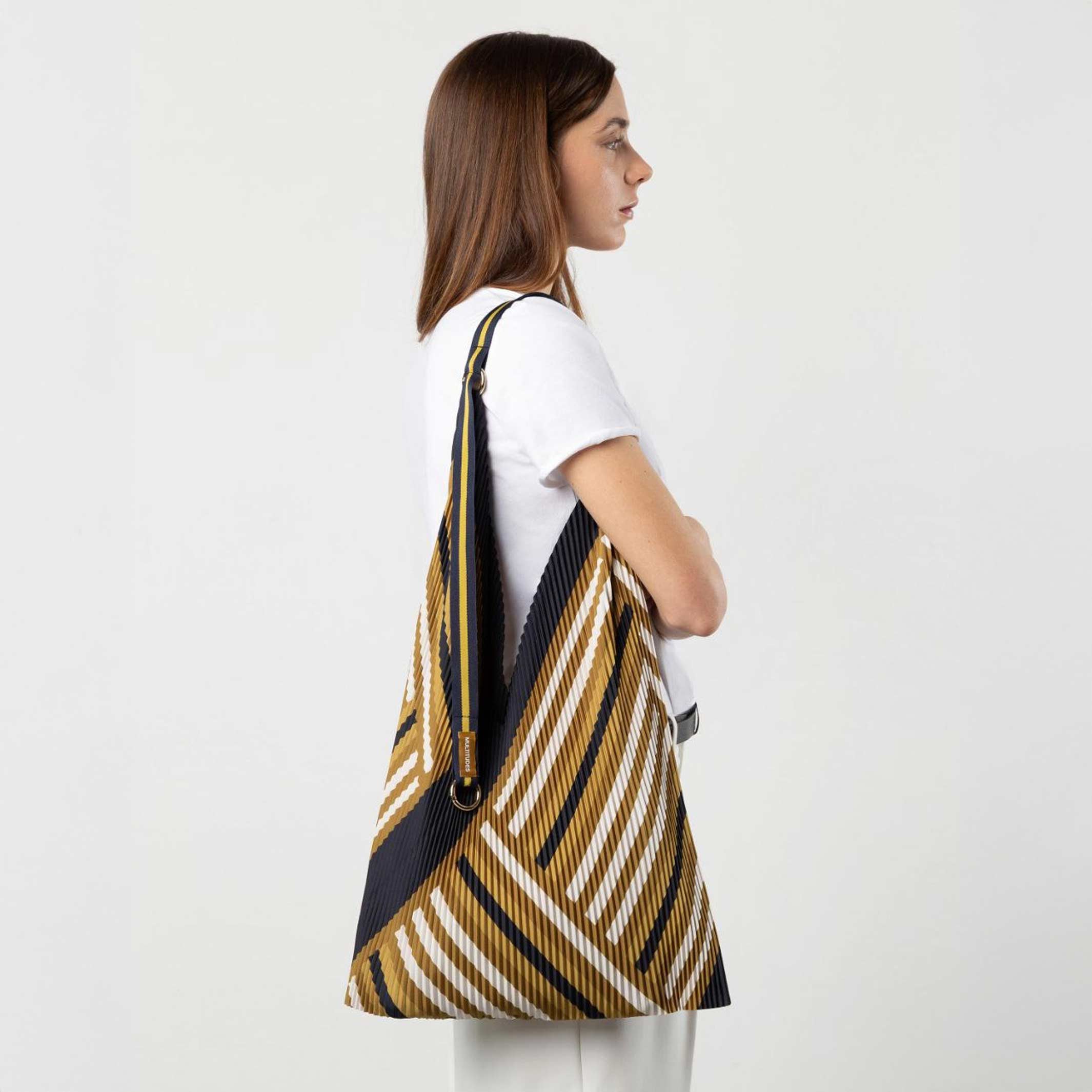 Y-Bag Grace – Pleated Satin, 30 × 60 cm | Multitudes