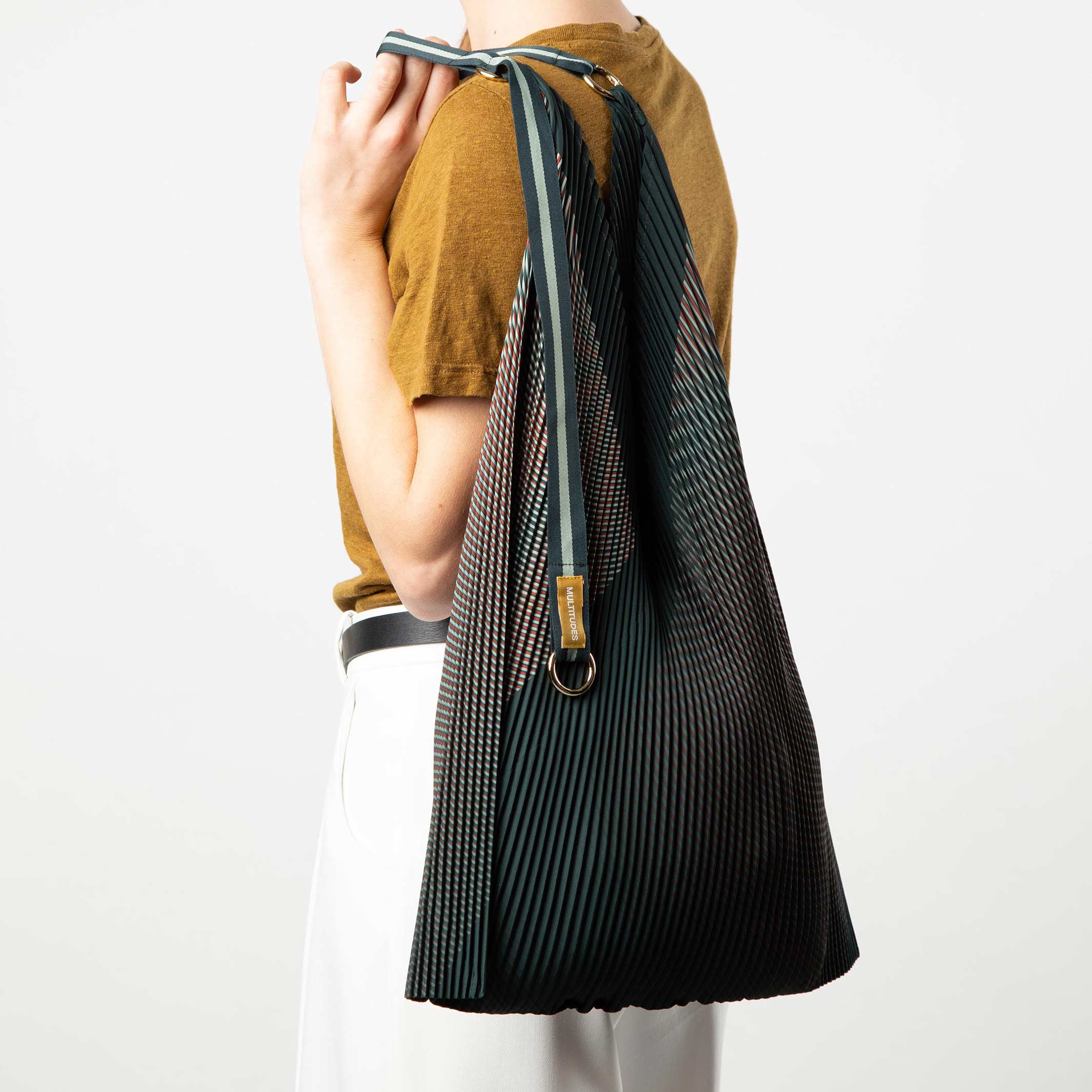 Y-Bag Isabella Green – Pleated Satin, 30 × 60 cm | Multitudes
