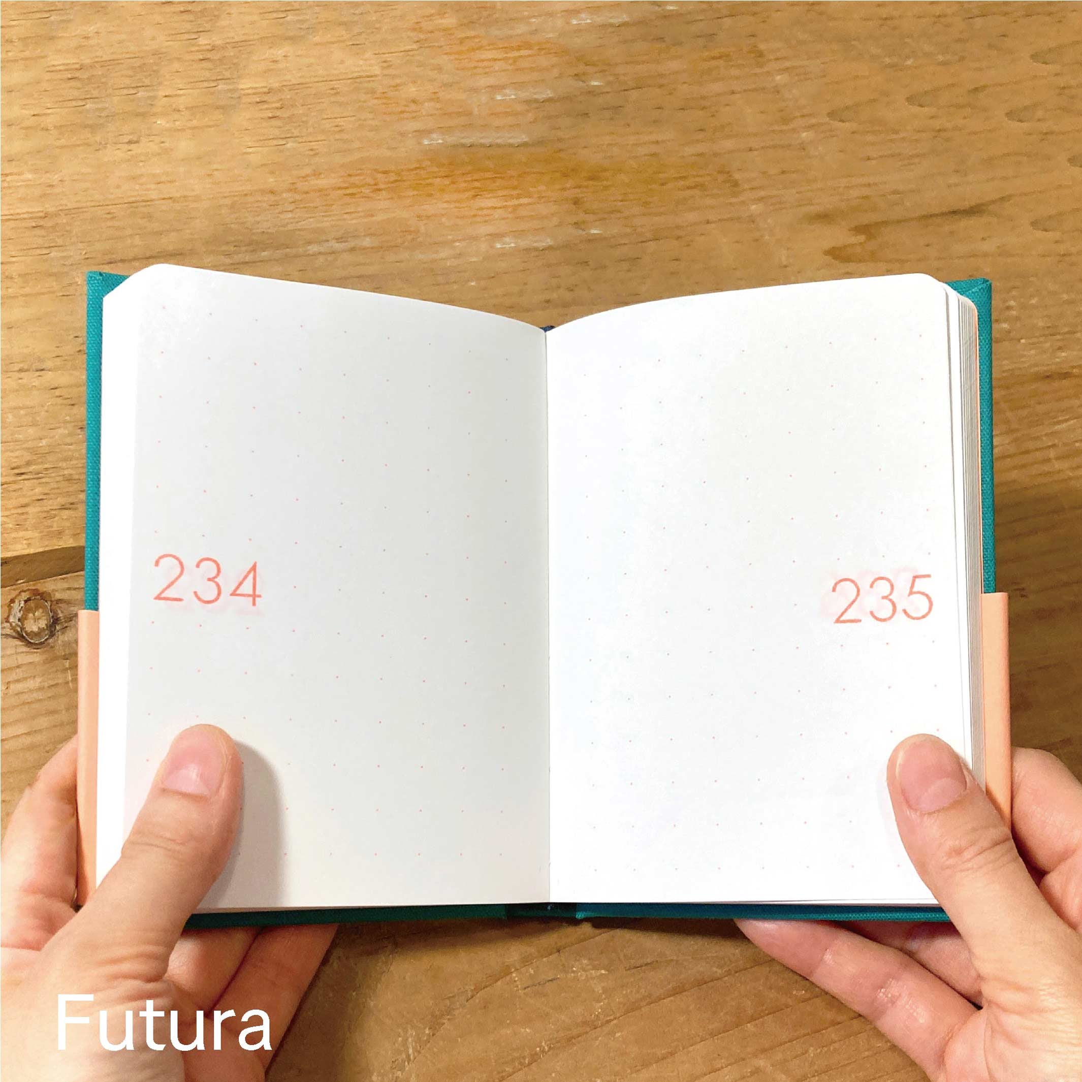 Notizbuch Typeface Futura – Letterpress, A6 Grau, Japan | Tomigaya · Geschenk Grafikdesign