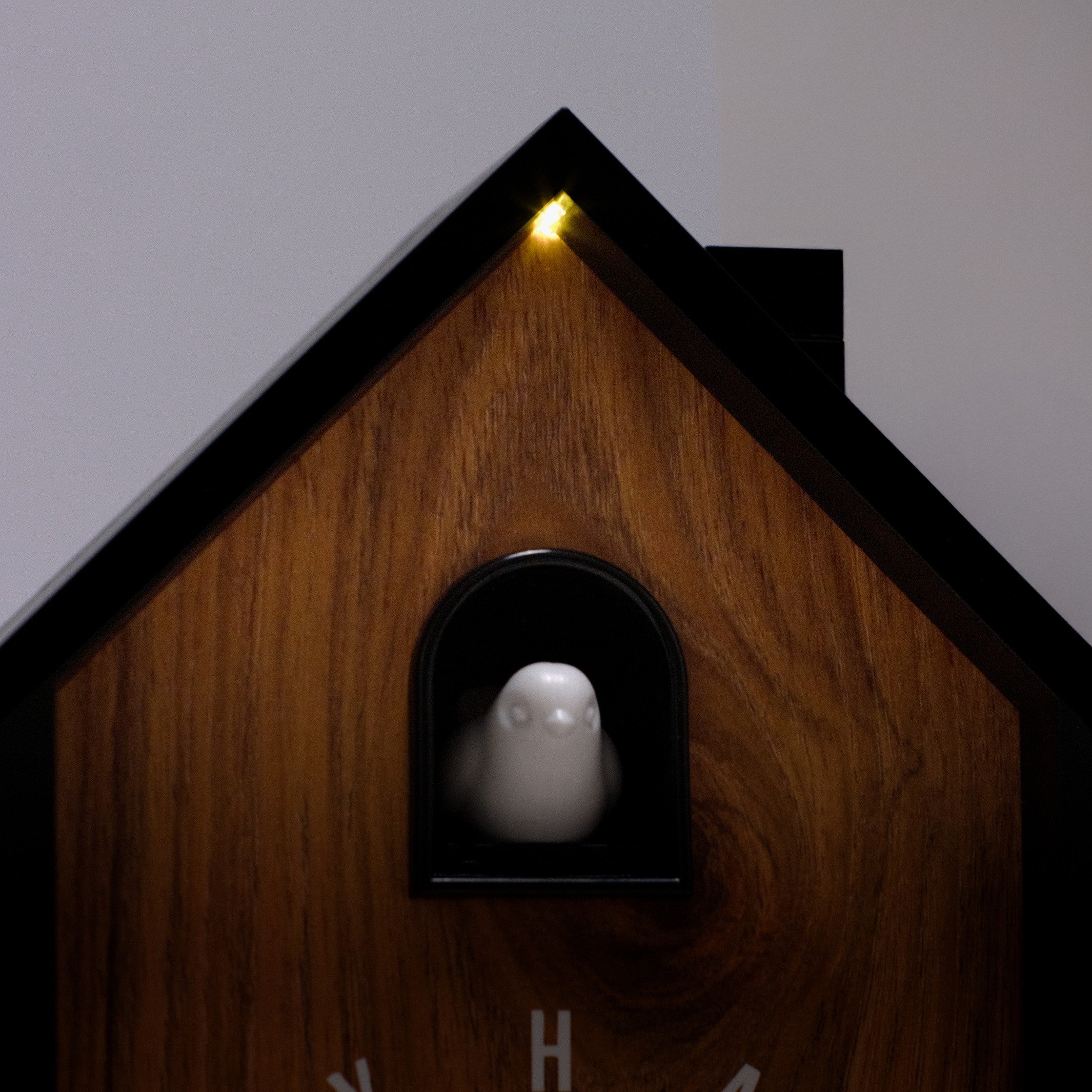 Alarm Clock Cuckoo House – Wood, Have a Good Day – Detail | Fisura