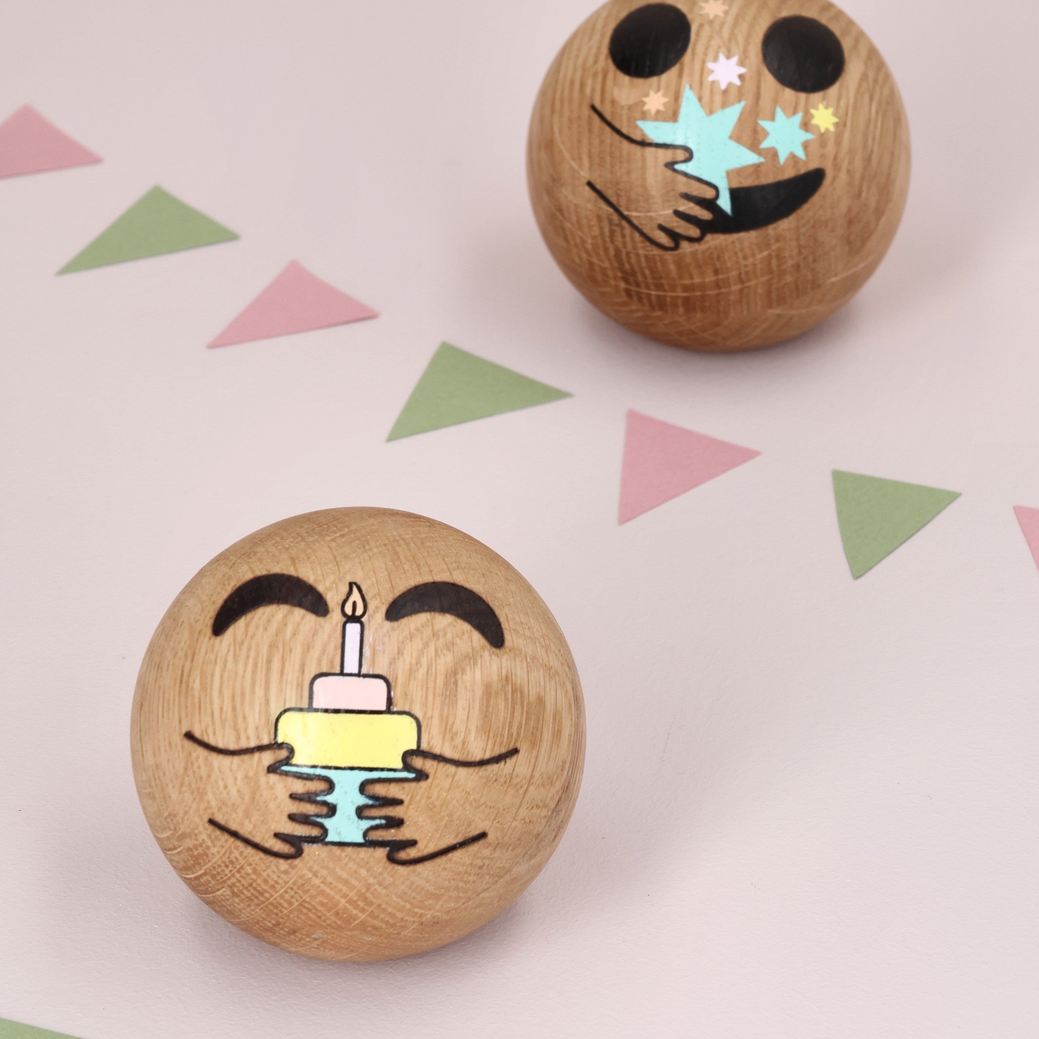 Wooden Emoticon Big Bang – Oak · 7 cm | Spring Copenhagen