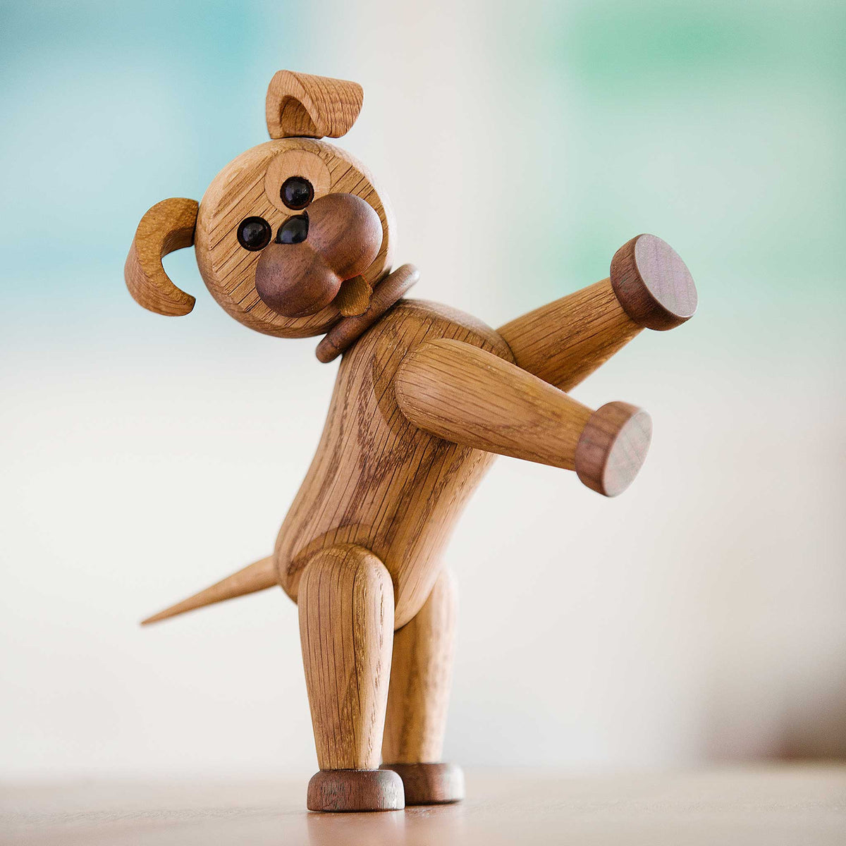 Perro de madera Happy pequeño – Roble · 14 cm | Spring Copenhagen