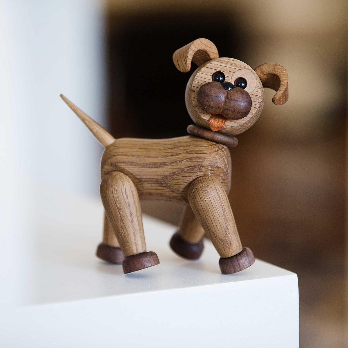 Wooden Dog Happy Small – Oak · 14 cm | Spring Copenhagen