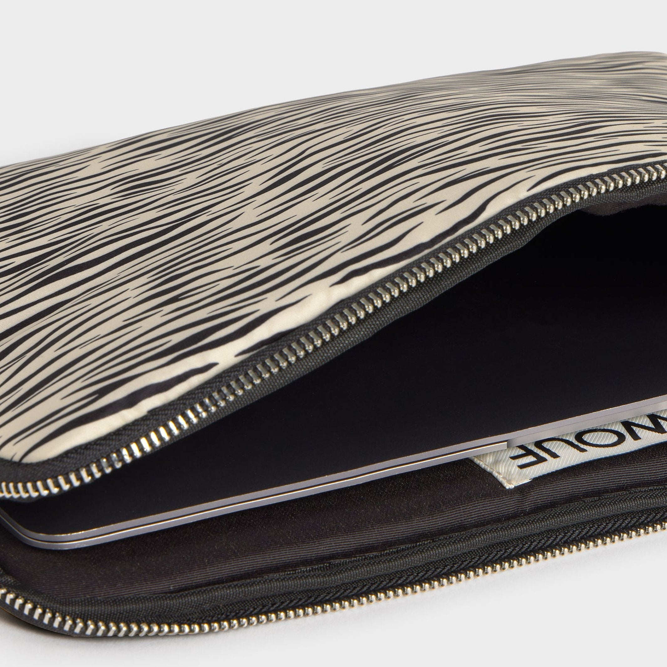 Laptophülle "Zebra Hit" – Recycelt · Zebramuster · 13-14" | Wouf