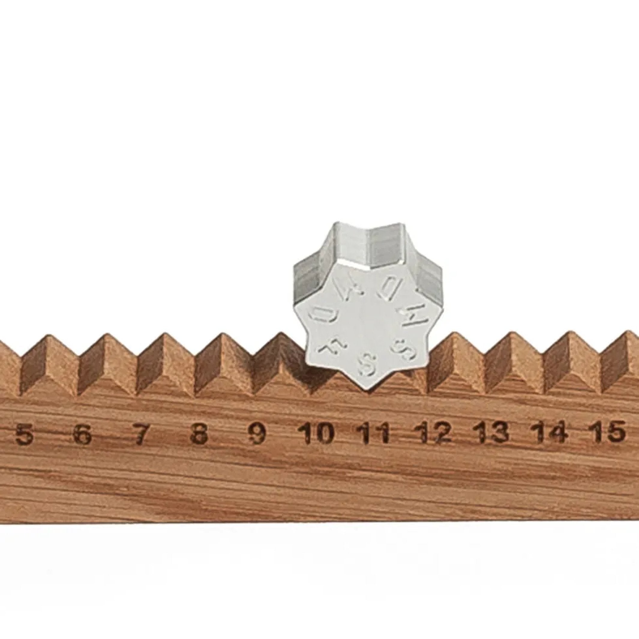 Ewiger Kalender "Monthly Measure" – Eiche geölt · 32 cm | side by side