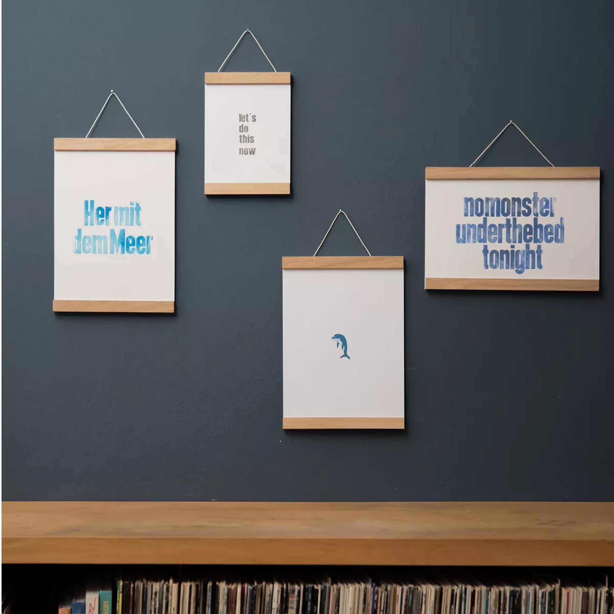 Magnetic Picture Hanger A4 – Oak · 21 cm | side by side