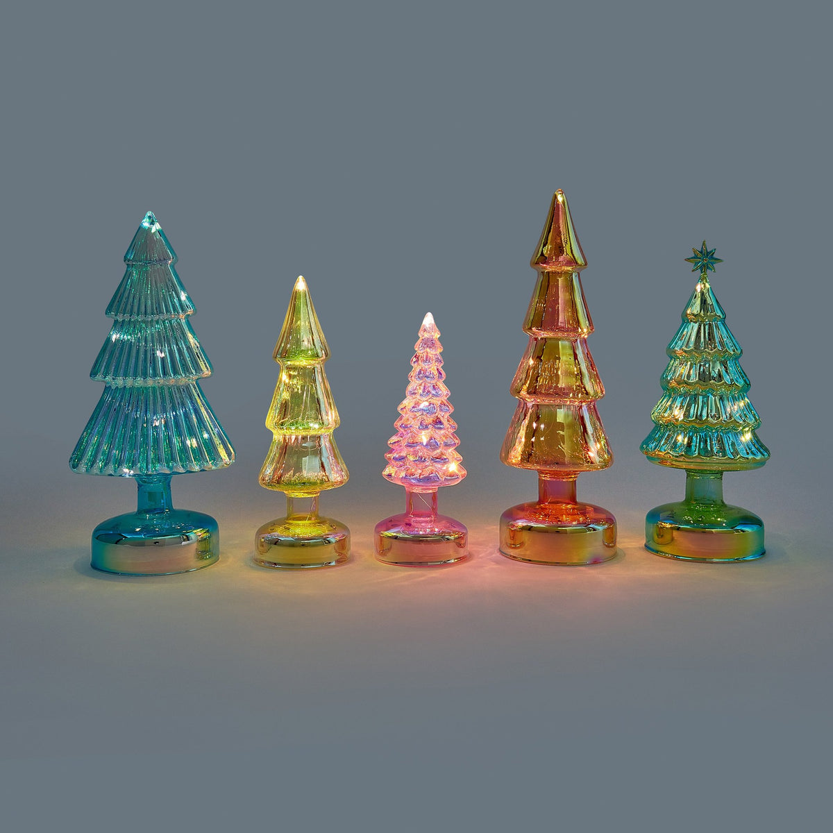 Petits sapins de Noël lumineux en verre à LED colorés - Sapins de Noël en verre avec éclairage LED - Lot de 5 | MoMA