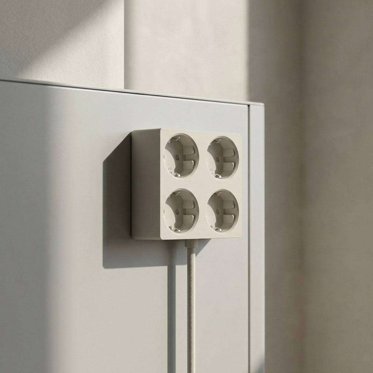 Steckdosenleiste Squared S1 – 4-fach magnetisch, flach | Cords