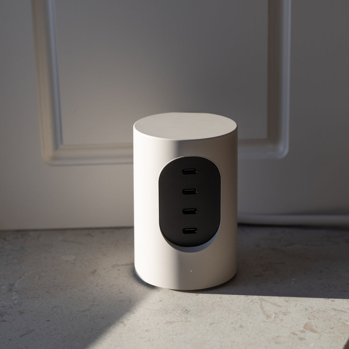 USB-C Ladegerät Cylindric UX1 – 165 W GaN, 4 Ports | Cords