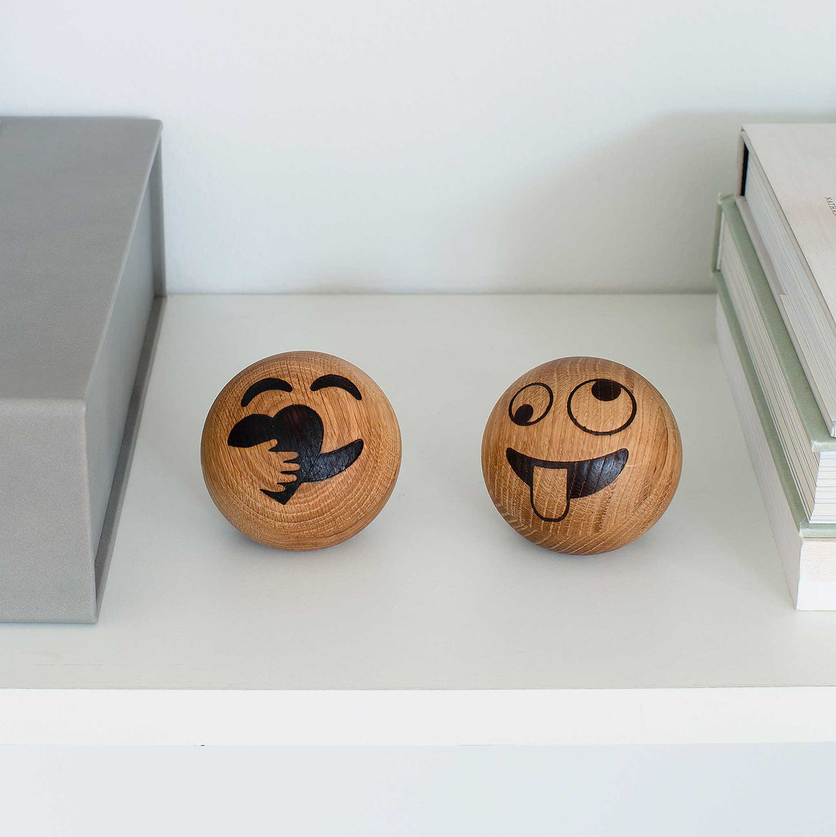 SPRING EMOTIONS | visage idiot | ÉMOTICONS en bois | mencke & vagnby | Spring Copenhagen