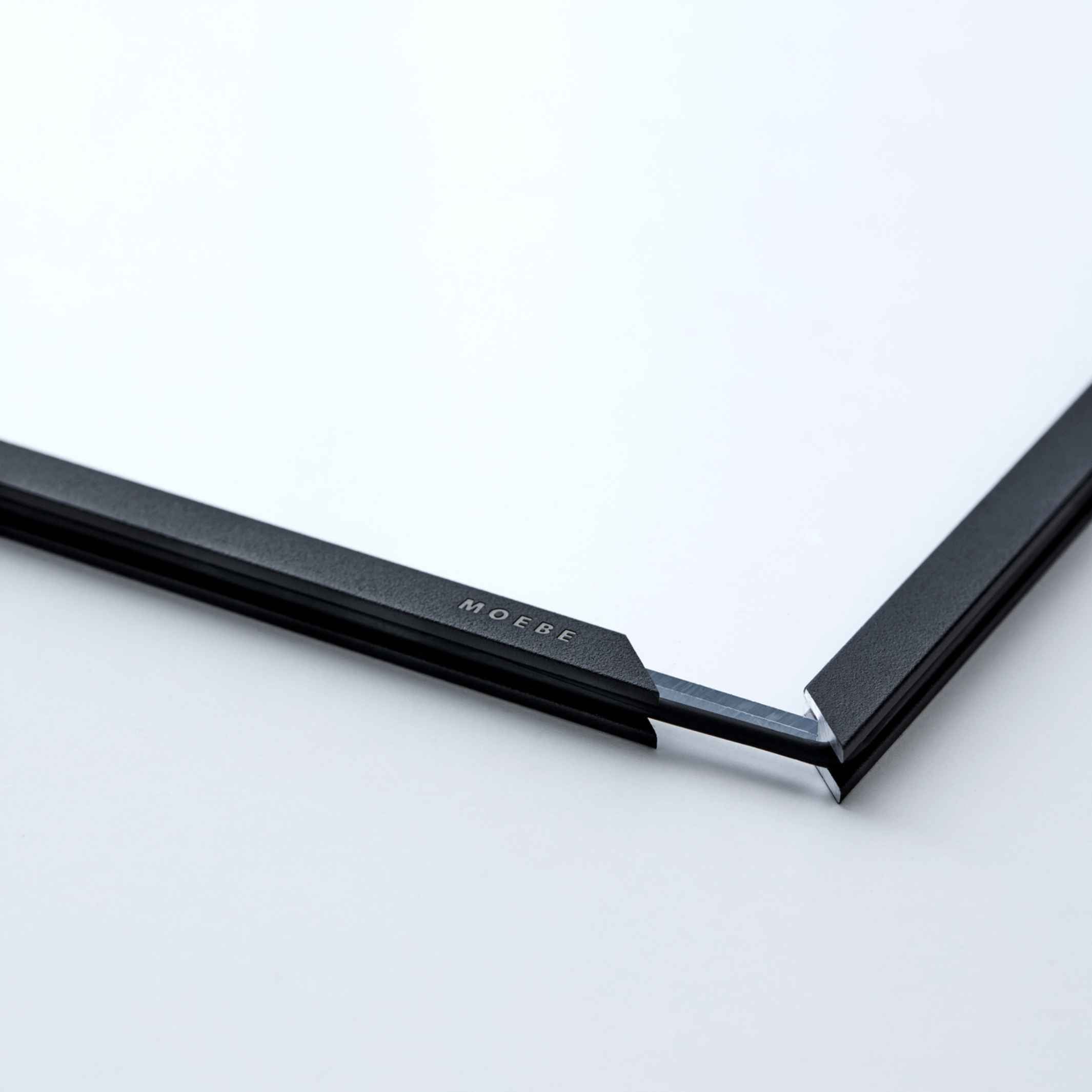 Aluminium frame - FRAME BLACK | Moebe