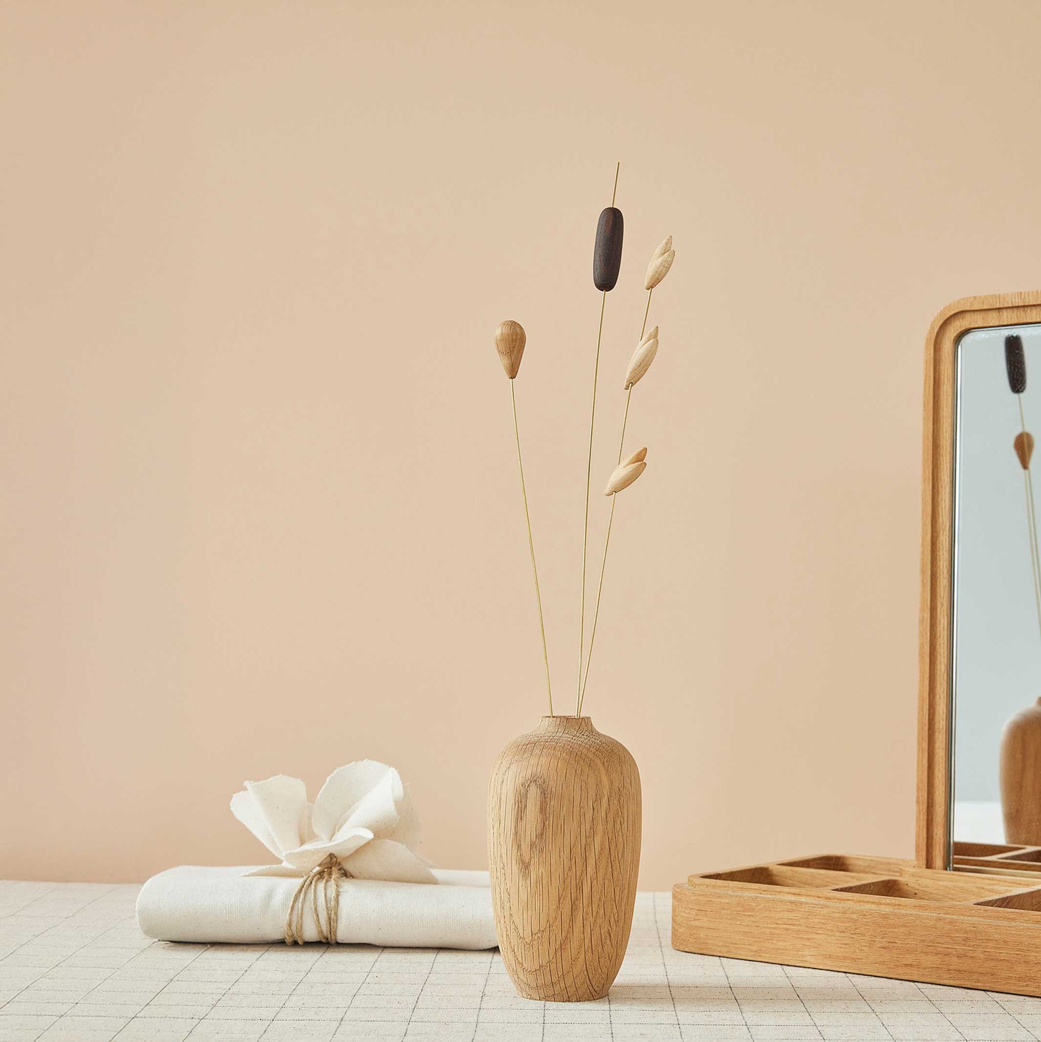 BLOOM - kleine Holz Vase - 12 cm hoch | mencke&vagnby | Spring Copenhagen