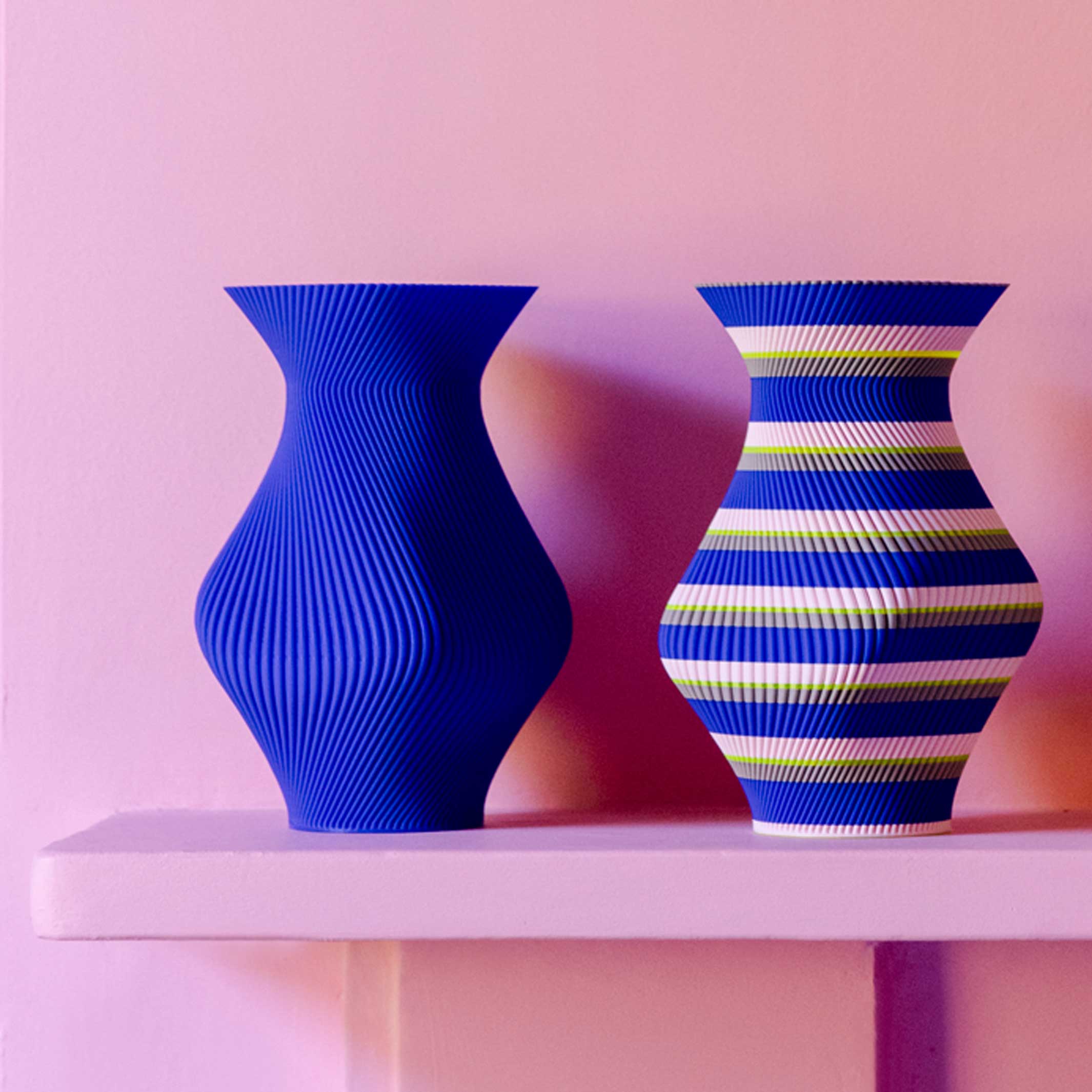FLARE VASE Blue | 3D printed VASE with inner glass vase | 20 cm high | The Edge Collection | Sheyn