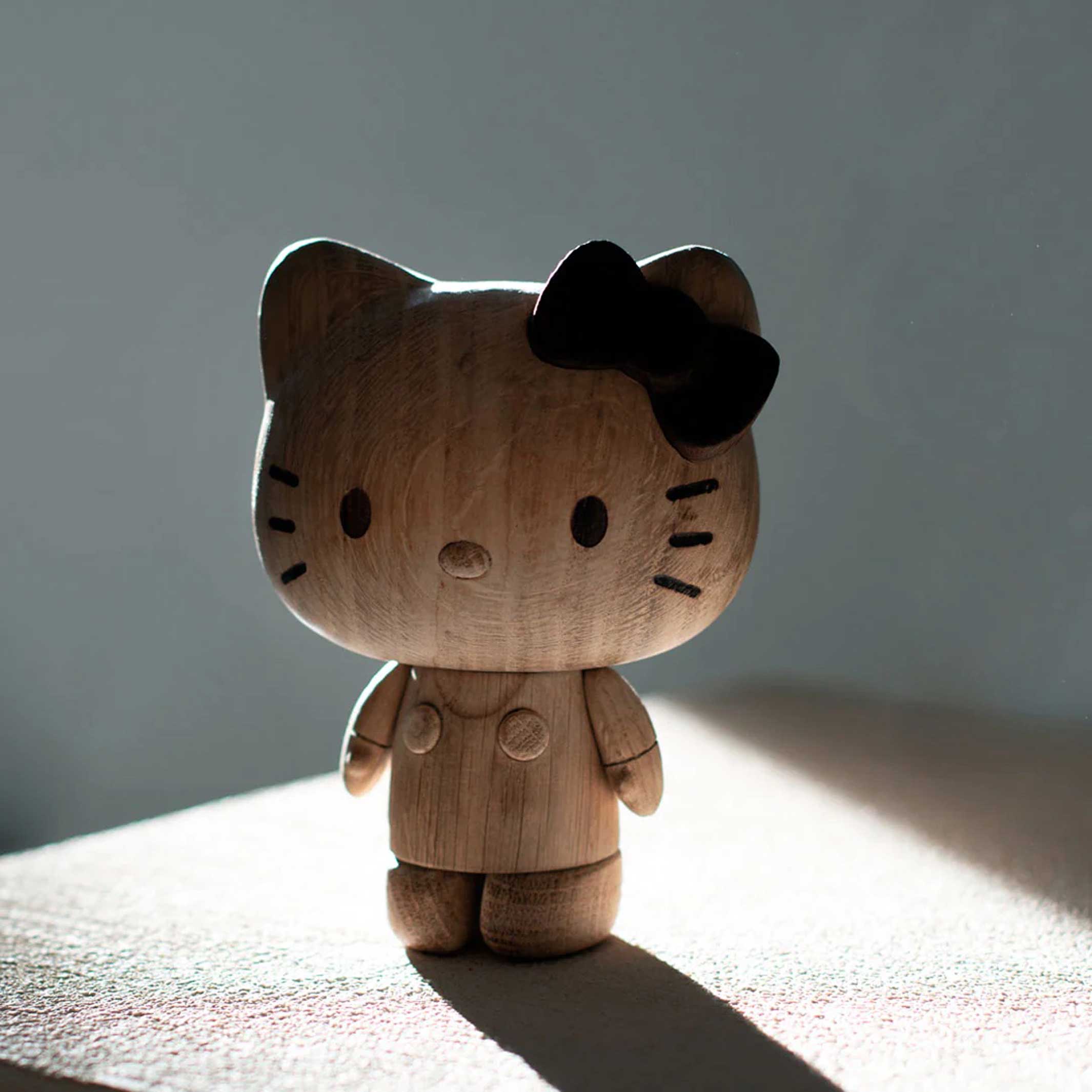 BONJOUR KITTY | FIGURINE EN BOIS | Chêne | enfance