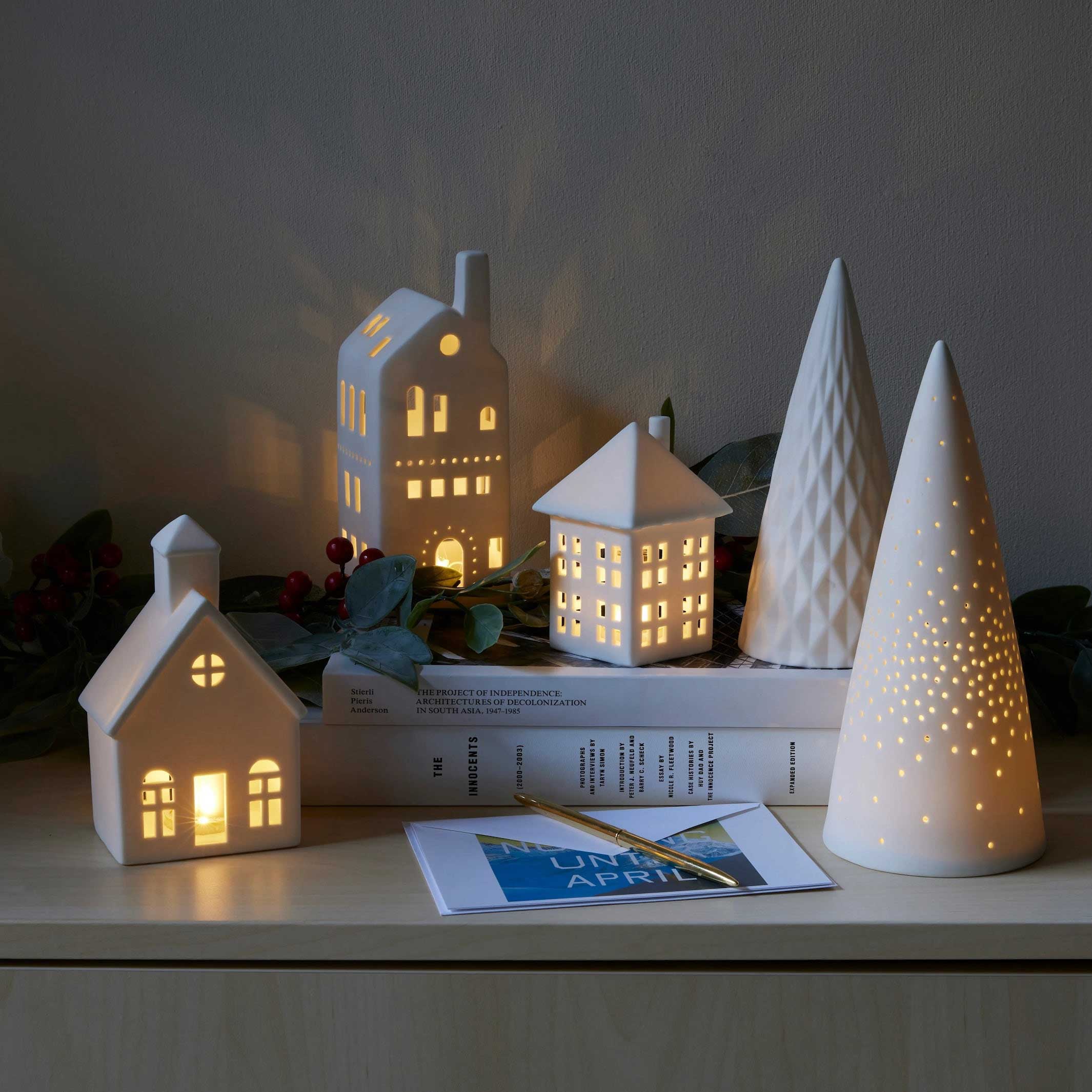 LED LIGHTED MODERN VILLAGE - Porcelain Christmas village with LED lighting - Set of 5 | MoMA