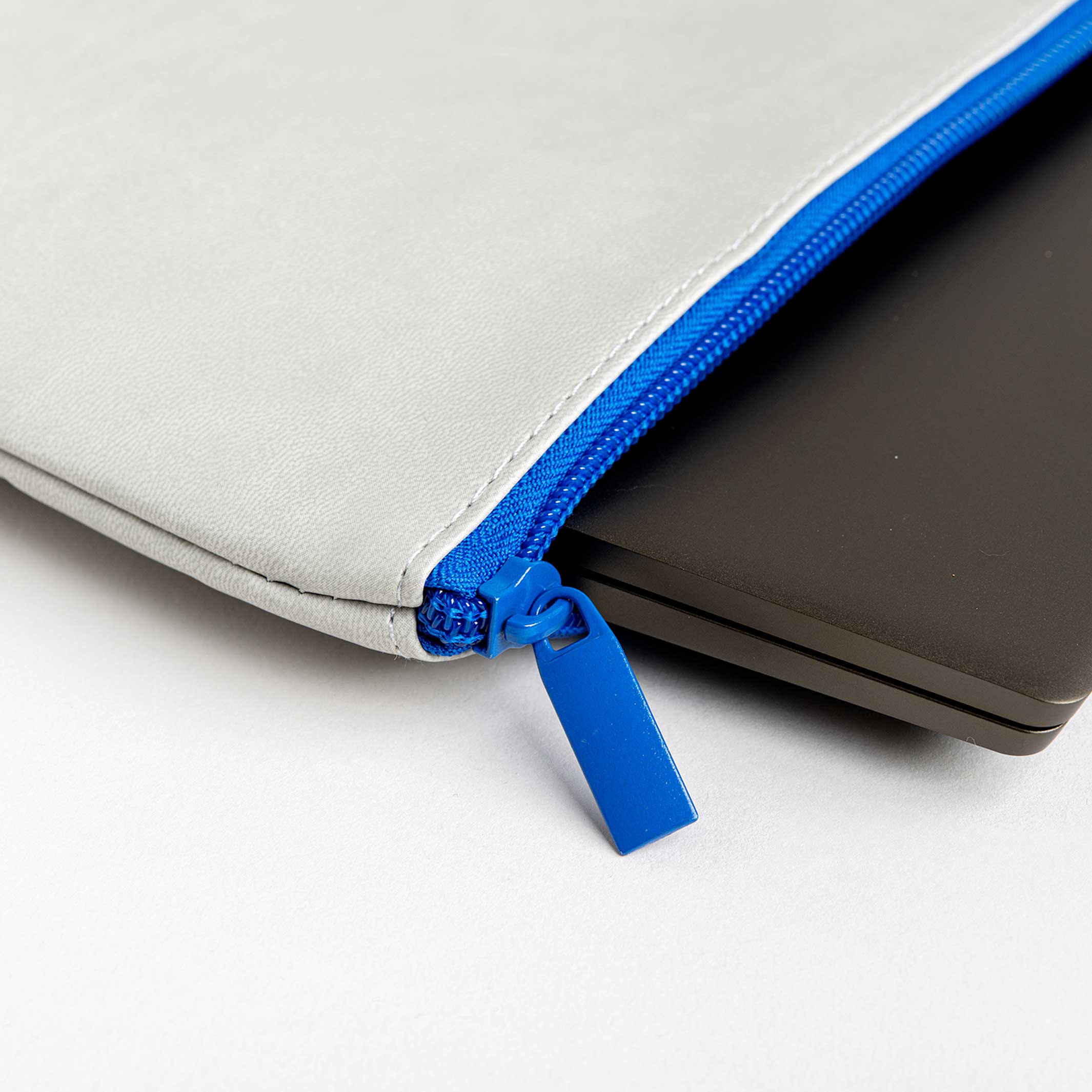 MINIMALIST LAPTOP CASE 14 Zoll - graue Laptoptasche | Somewhere