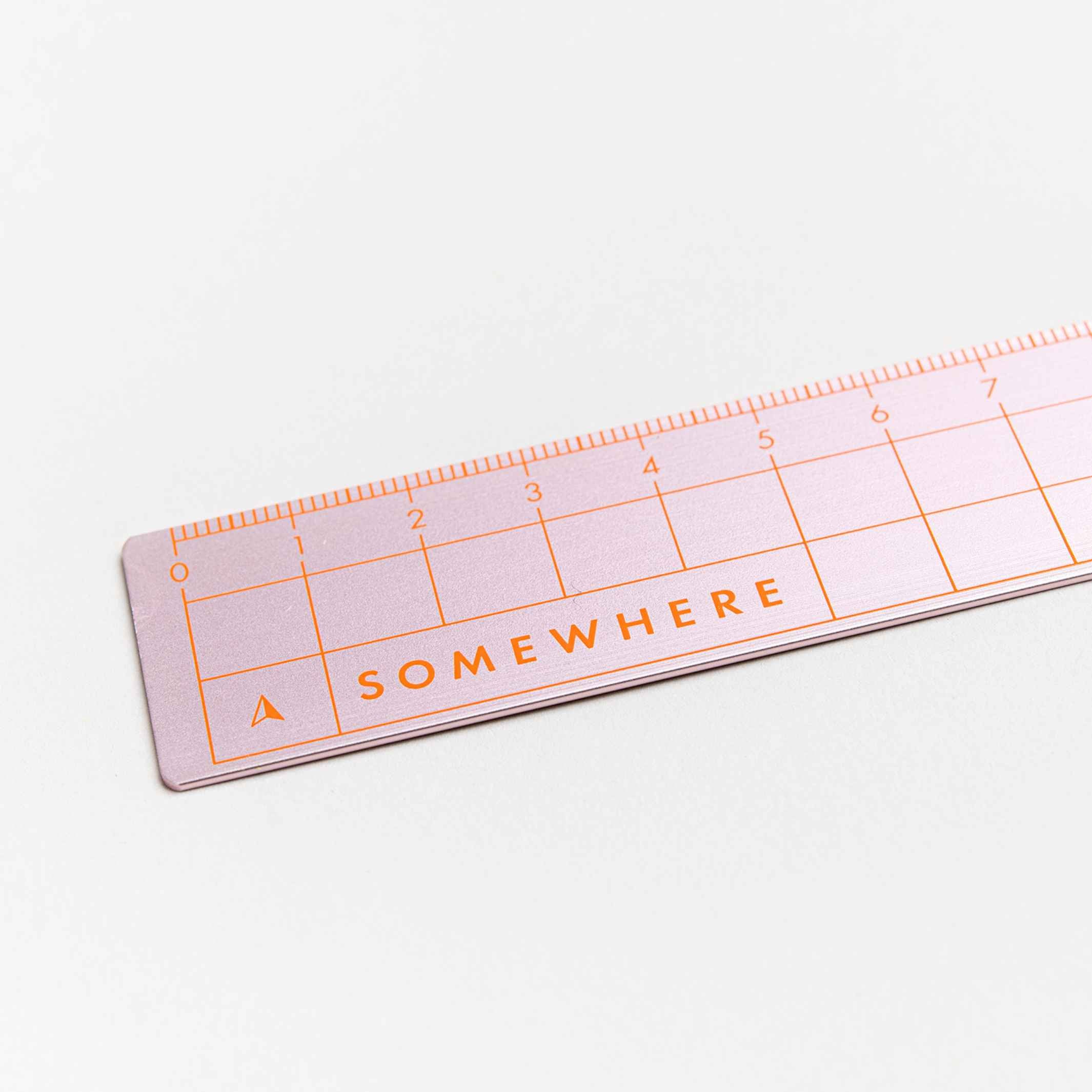 MAKE ME BLUSH RULER - Lineal aus Aluminium - 15 cm | Somewhere