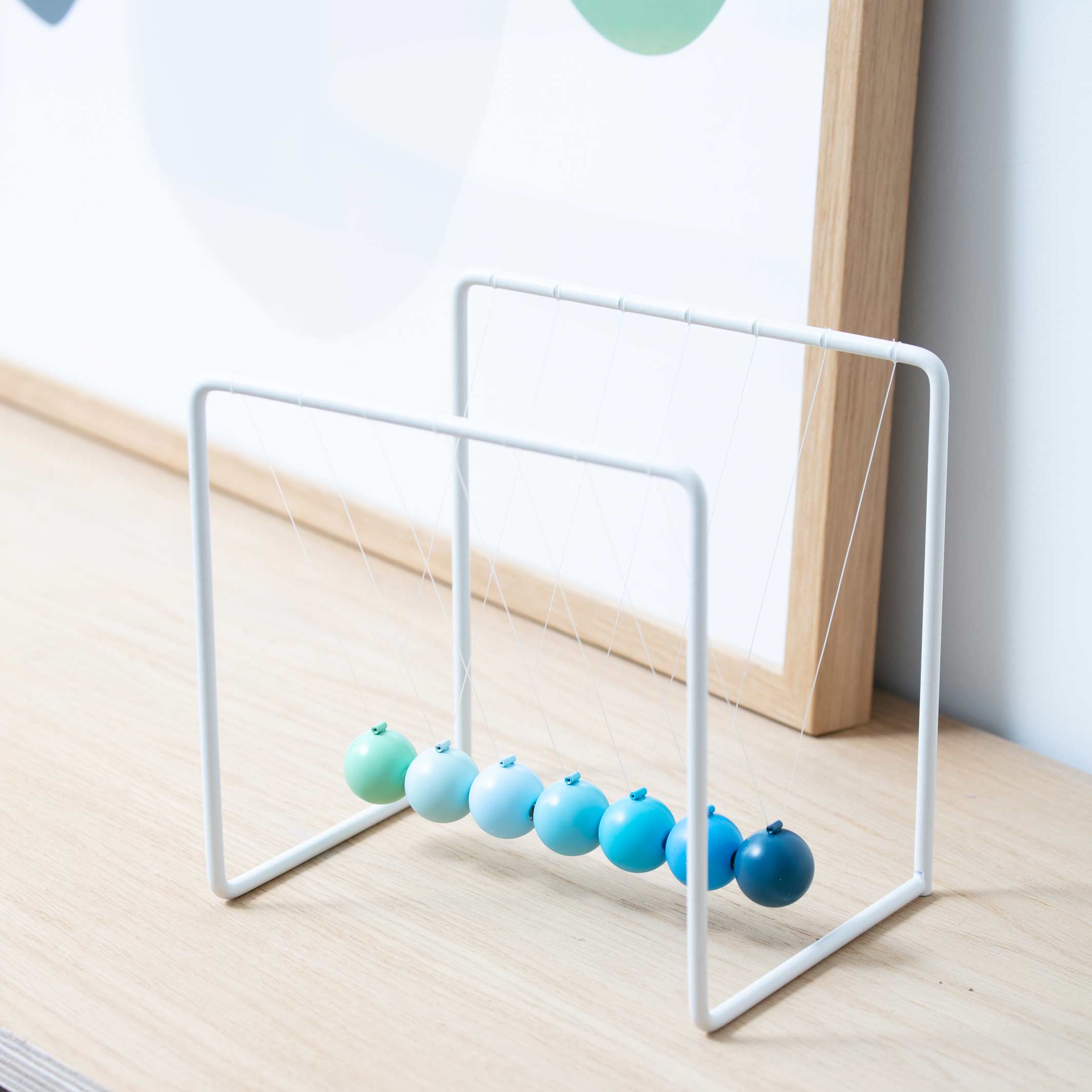 GRADIENT NEWTON's CRADLE | Block Design
