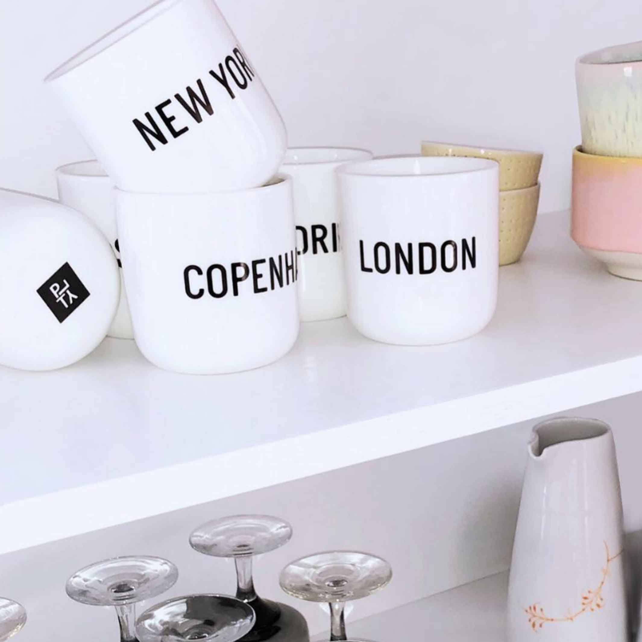 LONDON | weisser Kaffee- & Tee-BECHER mit schwarzer Typo | City Collection | PLTY