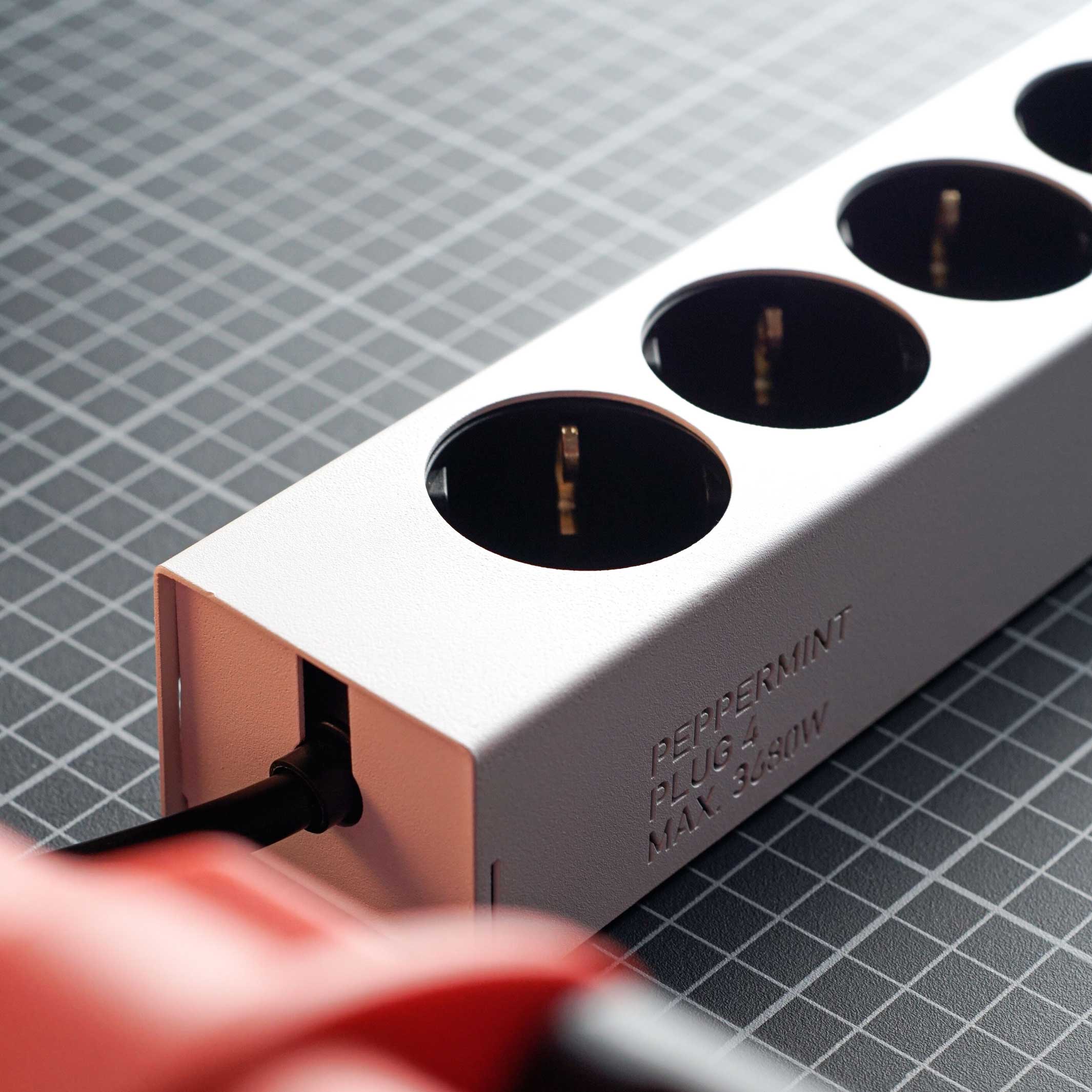 PLUG 4 | MULTI SOCKET POWER STRIPS | matte steel covering | Peppermint Products