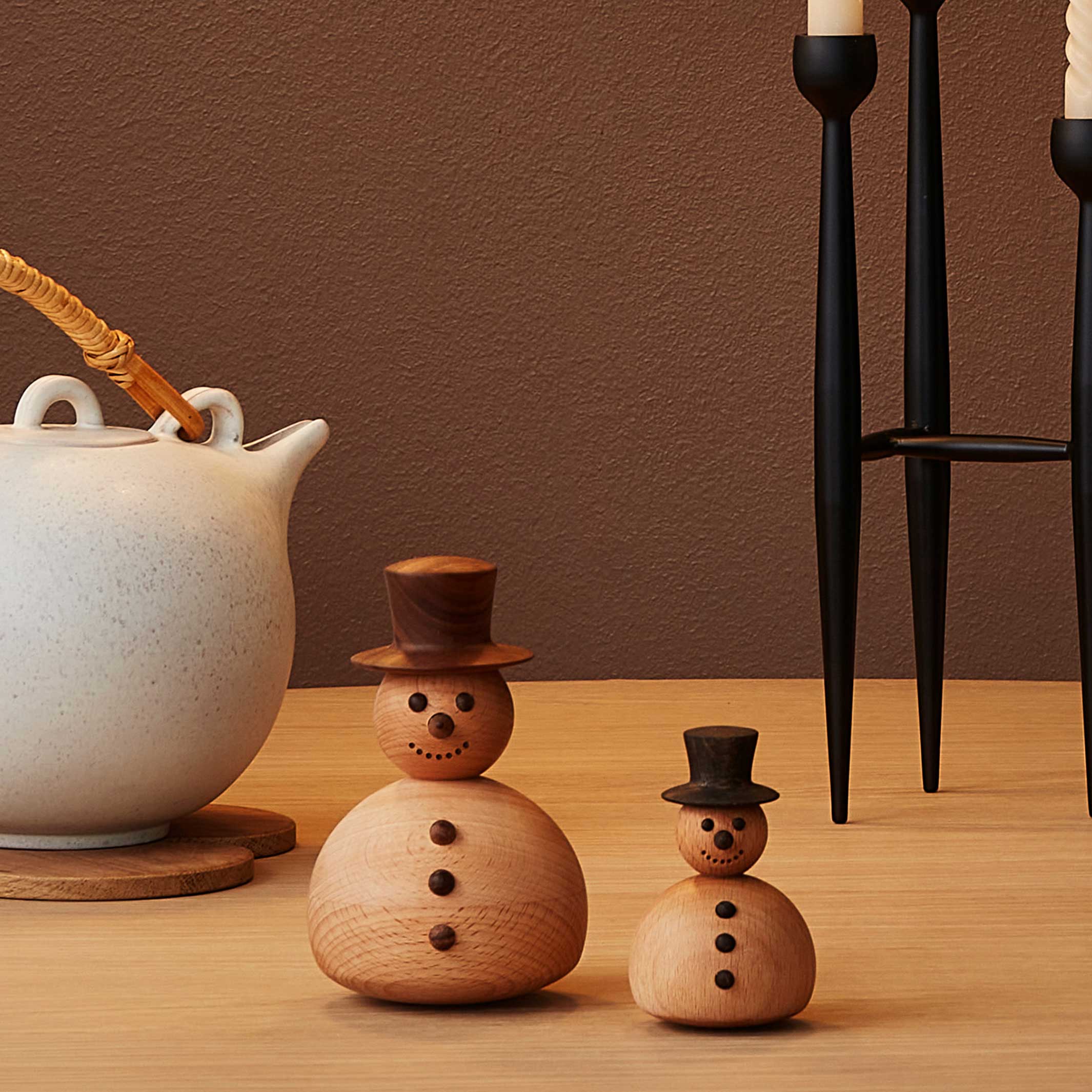 SNOWMAN | Petit bonhomme de neige décoratif en bois | Homme debout | Thor Hoy | Spring Copenhagen