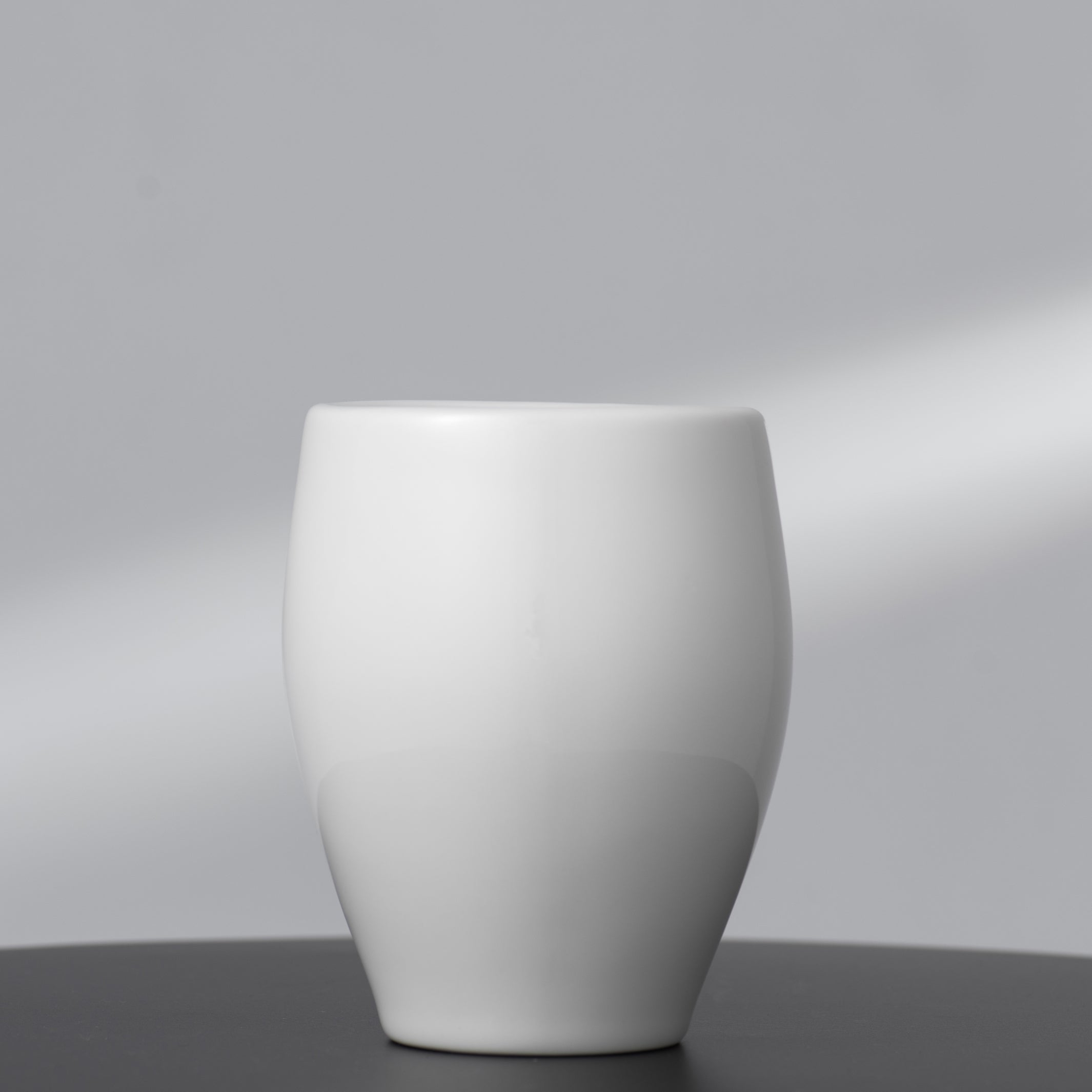 YUAN 01 - Large cup - handle-free design made of porcelain | HONiSTUDIO