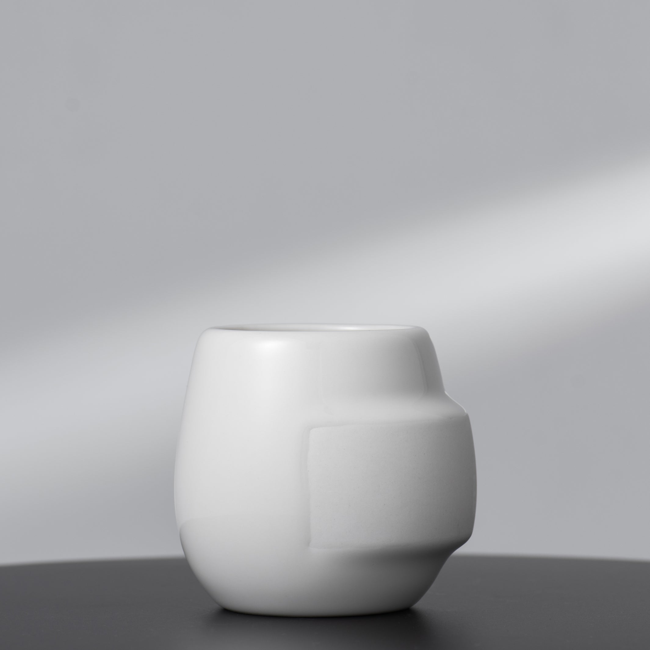 YUAN 02 - medium cup - handle-free design made of porcelain | HONiSTUDIO