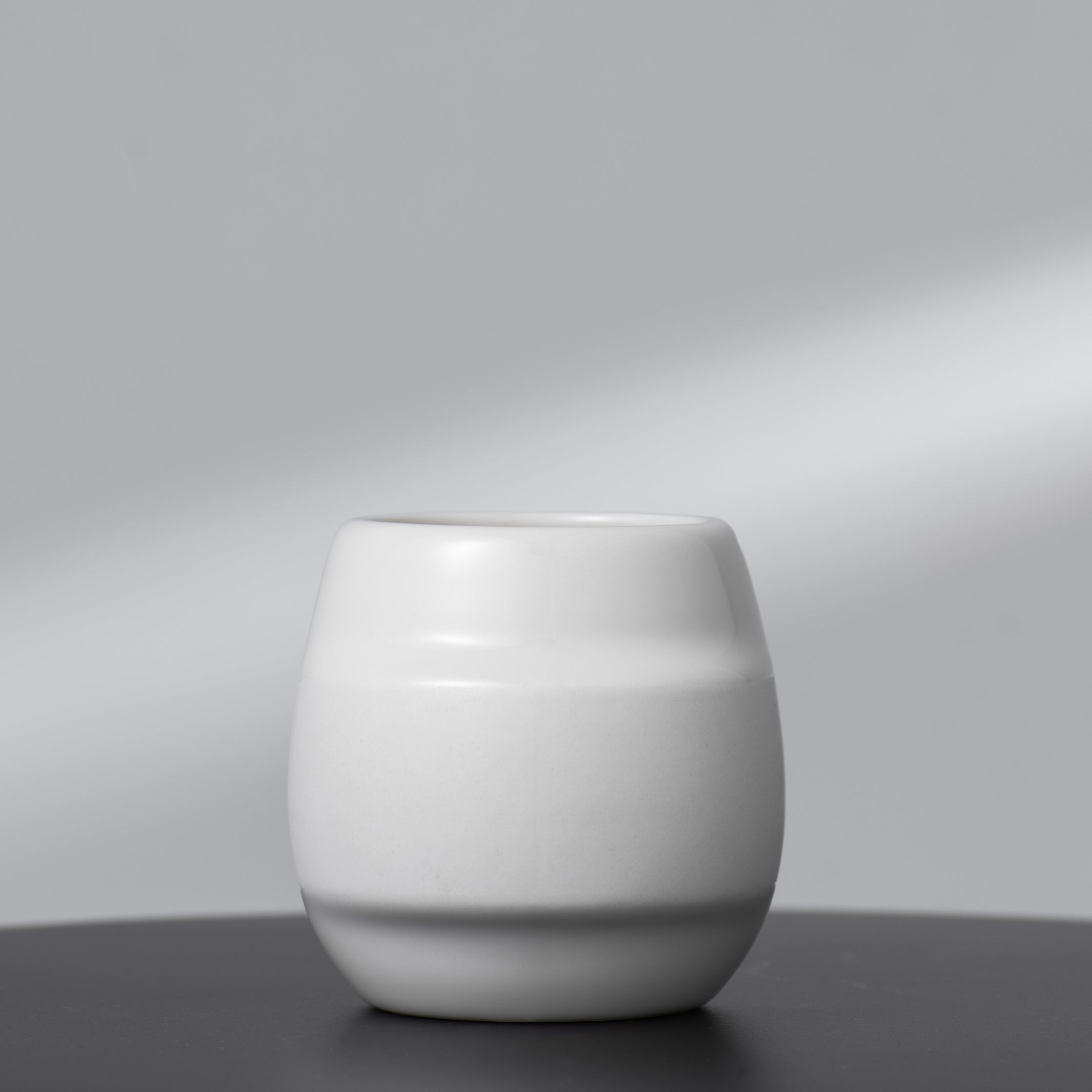 YUAN 02 - medium cup - handle-free design made of porcelain | HONiSTUDIO