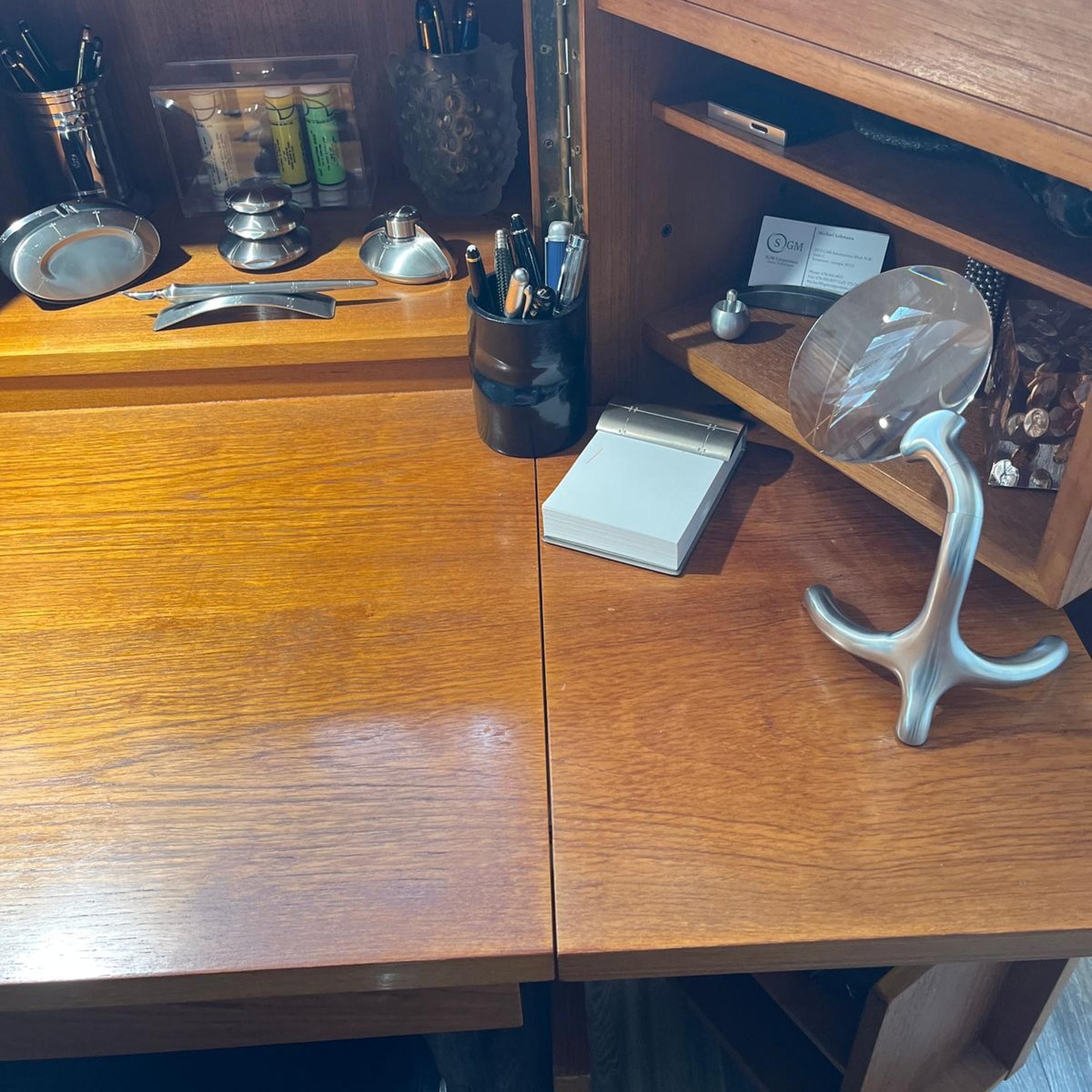 VERA MAGNIFYING GLASS - Skulpturales Vergrößerungsglas aus Edelstahl | Craighill