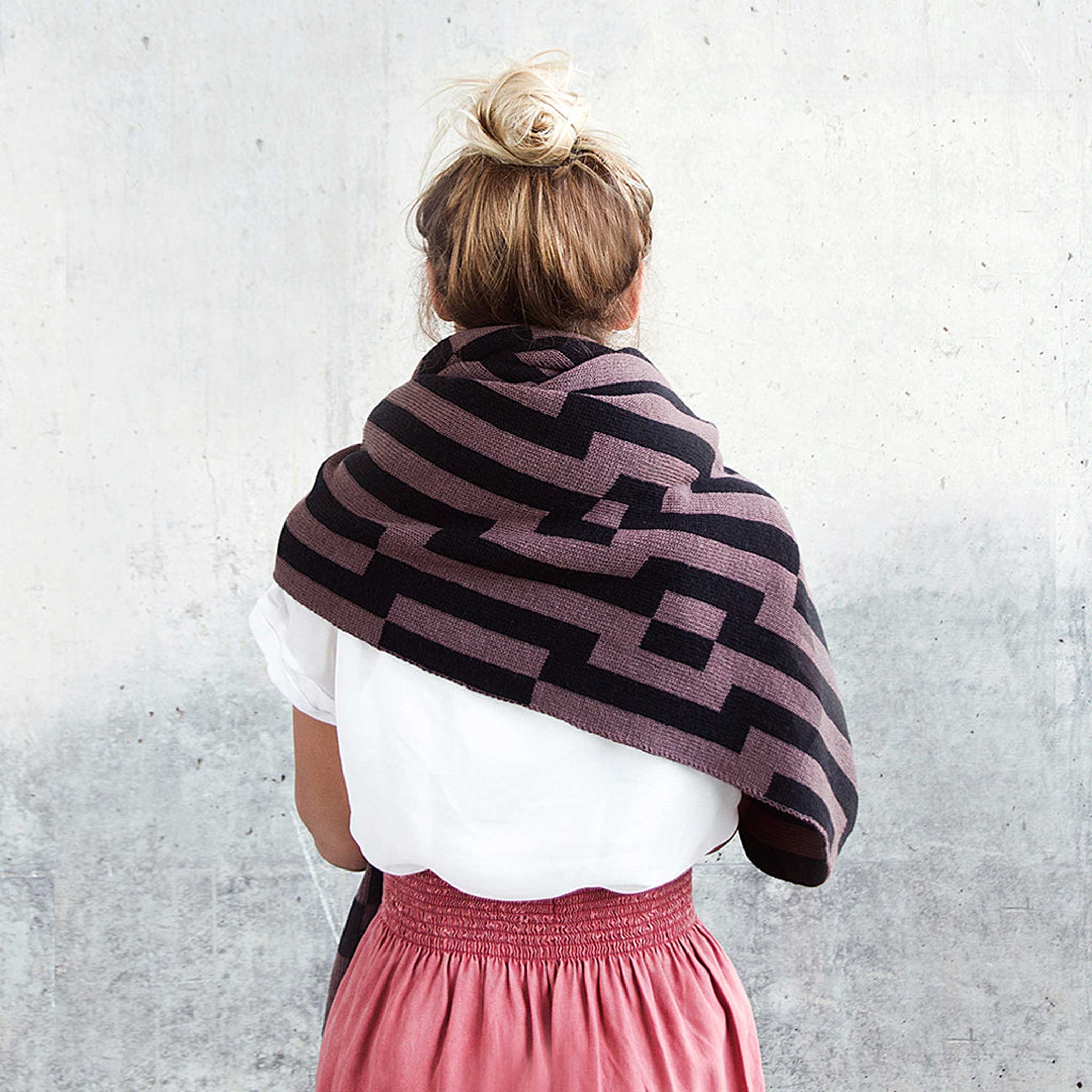 BITMAP ZOOM IN 6 | brown & black SHAWL | 194x64 cm | 100% Merino Wool | Cristian Zuzunaga