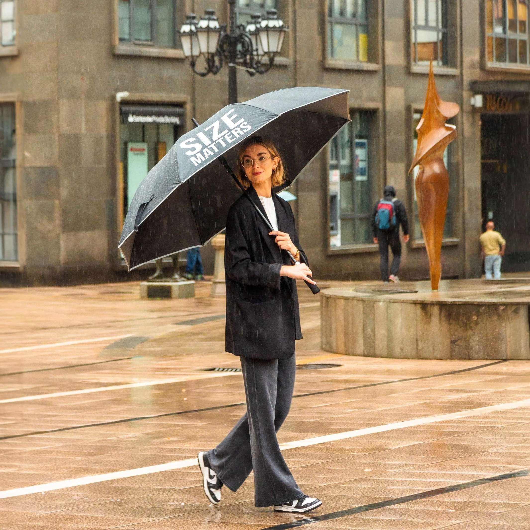 SIZE MATTERS - large, black Umbrella - ∅=135 cm | Fisura