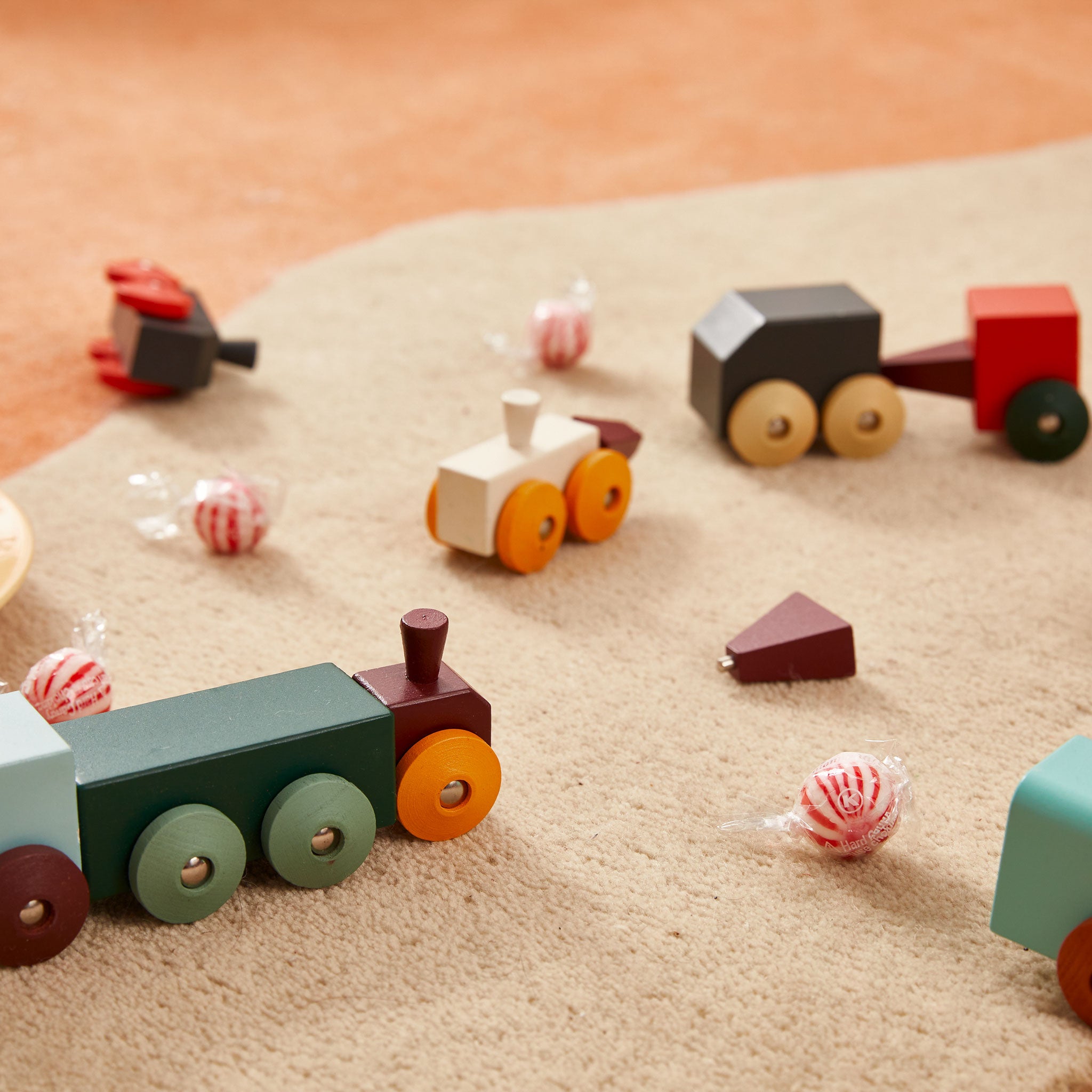 HOVERS TRAINS | Wood PLAY TRAINS | Floris Hovers | Areaware