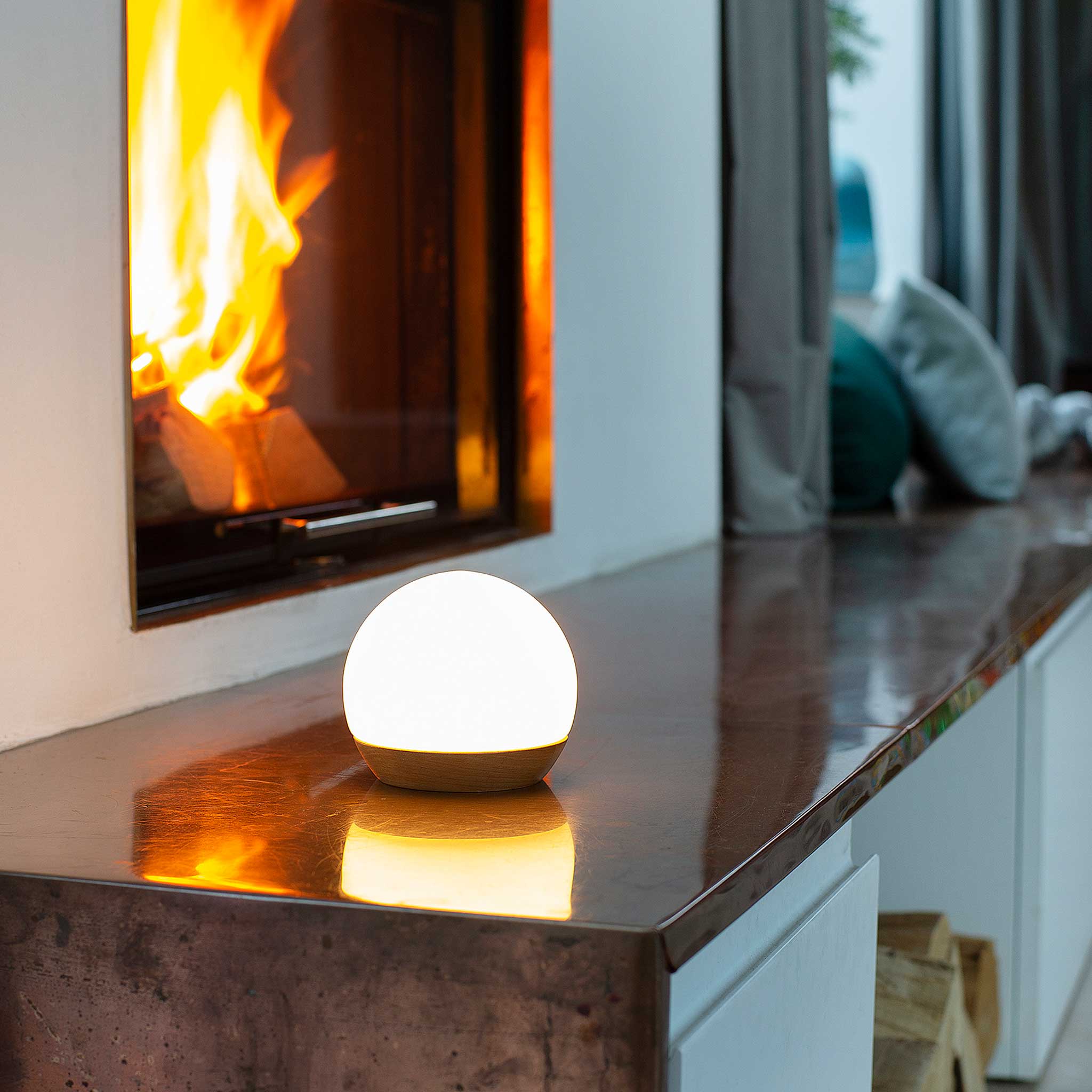 SPRING SNOWBALL | rechargeable TABLE LAMP | ∅ 11cm | mencke&vagnby | Spring Copenhagen